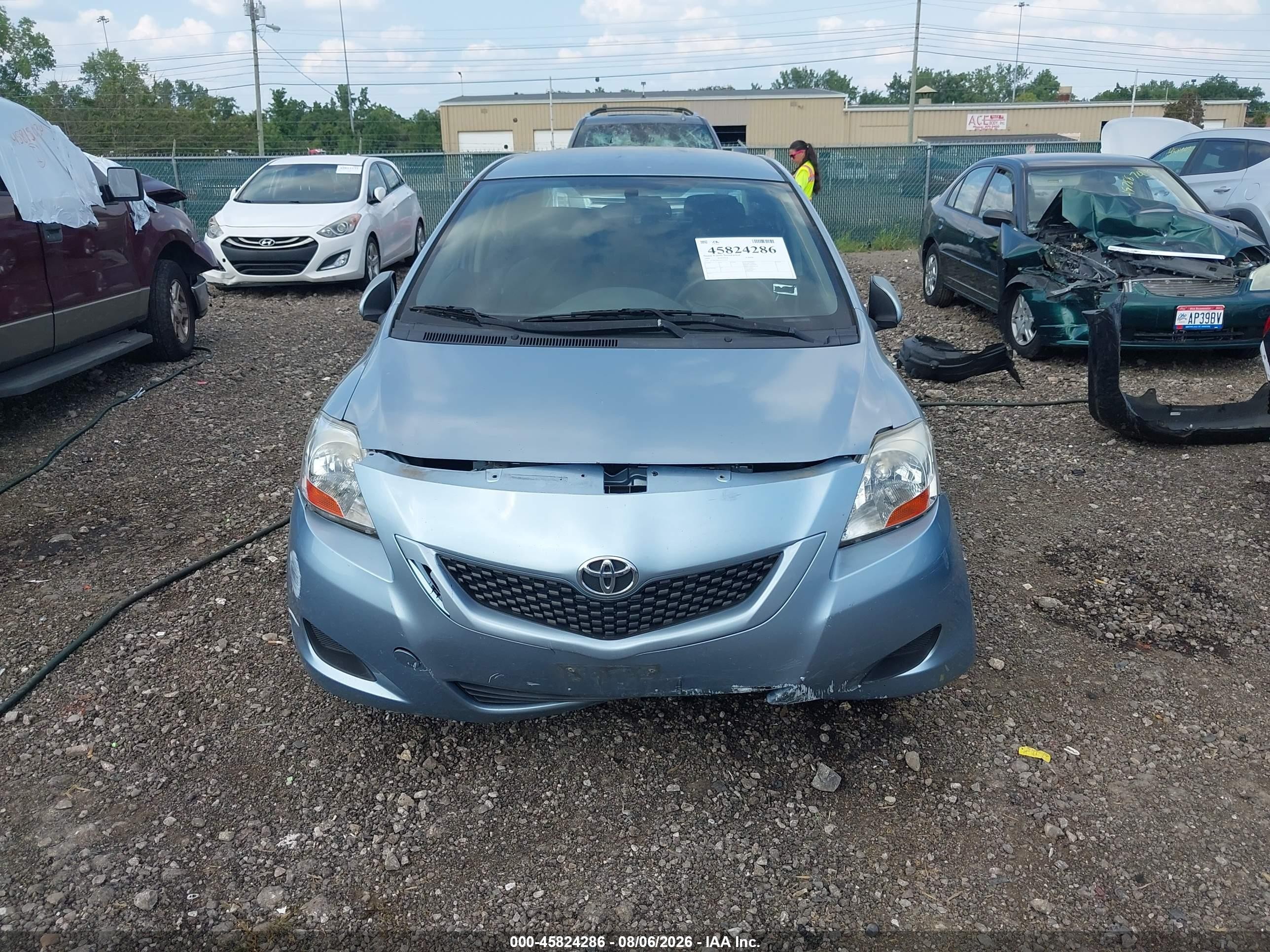 2009 Toyota Yaris   Light Blue vin: JTDBT903591327791
