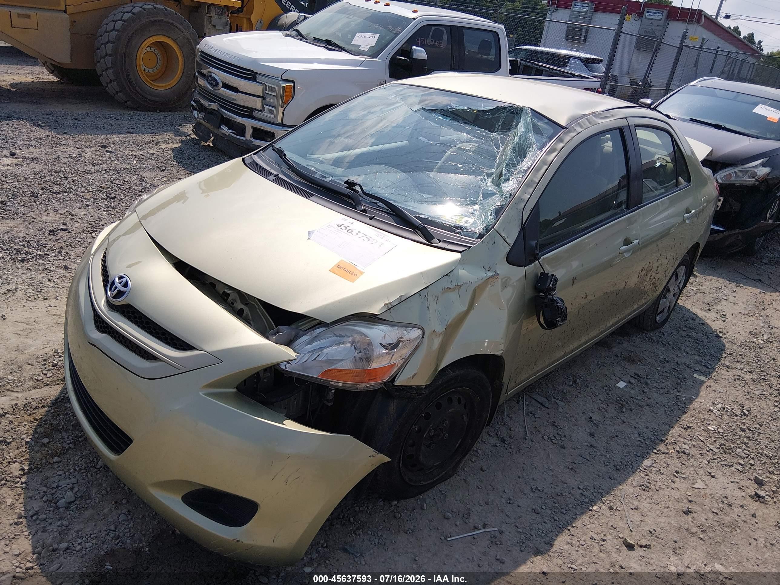 2008 Toyota Yaris   Green vin: JTDBT903681243820
