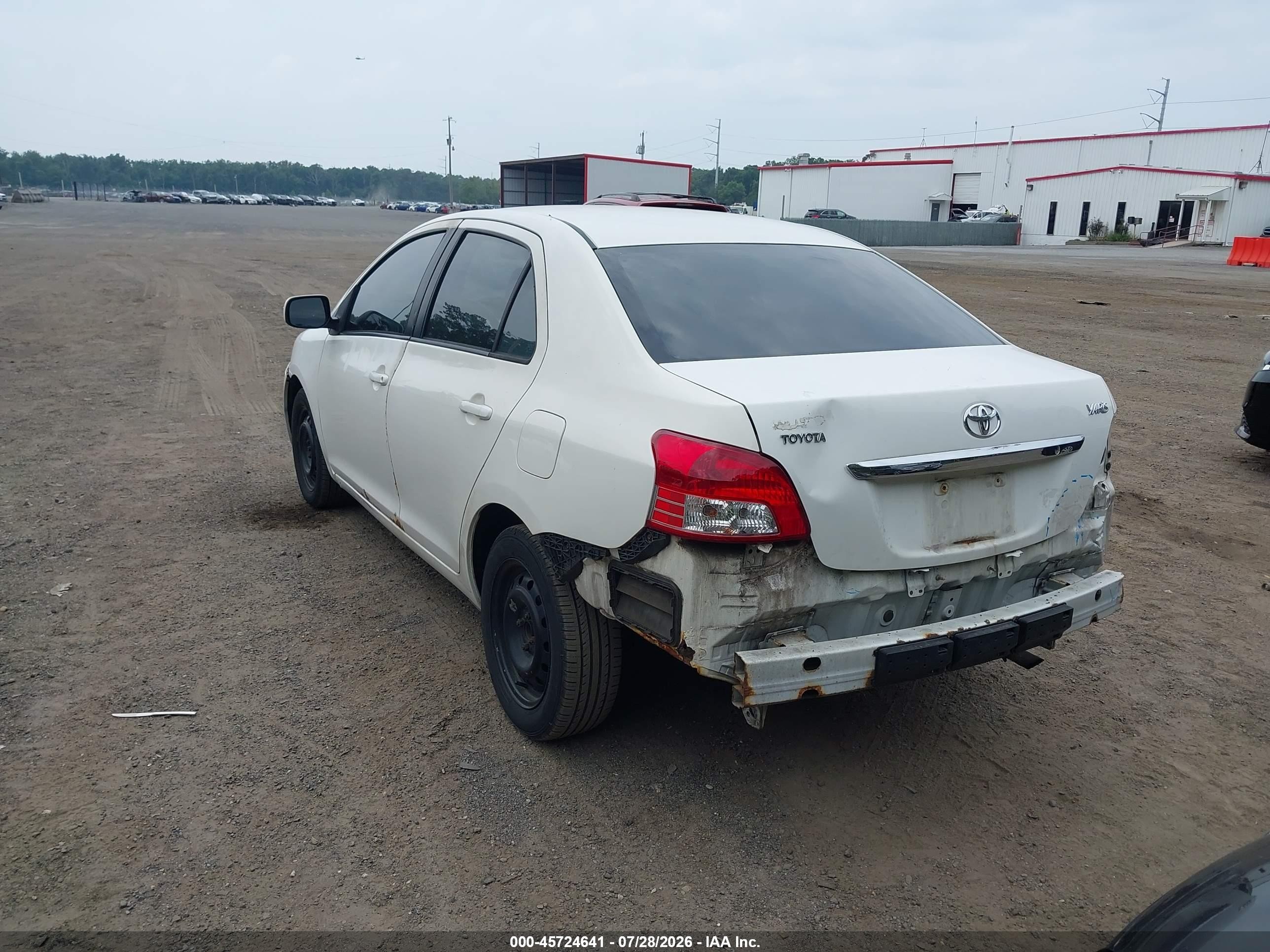 2008 Toyota Yaris   Белый vin: JTDBT903681282777