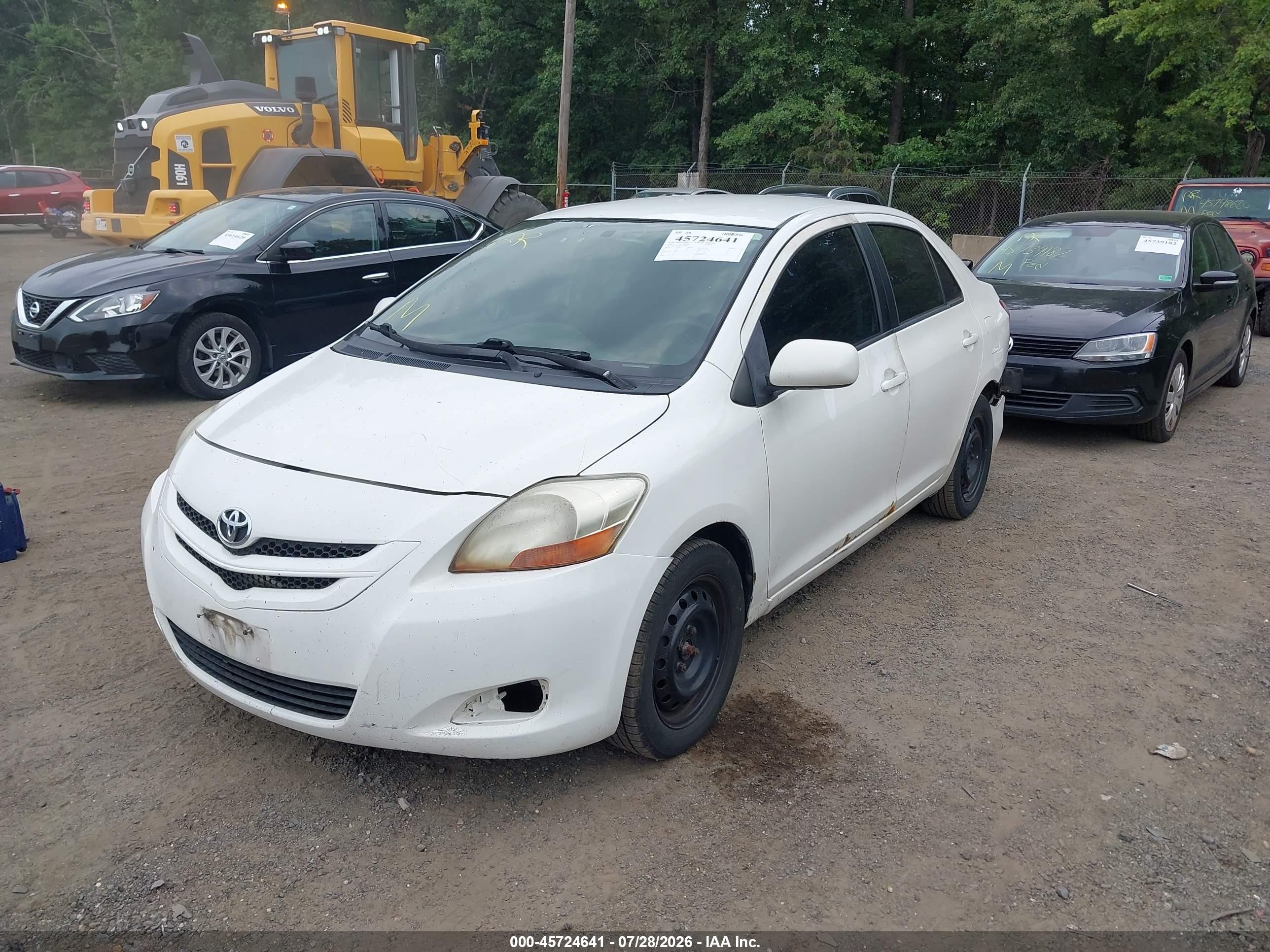 2008 Toyota Yaris   Белый vin: JTDBT903681282777
