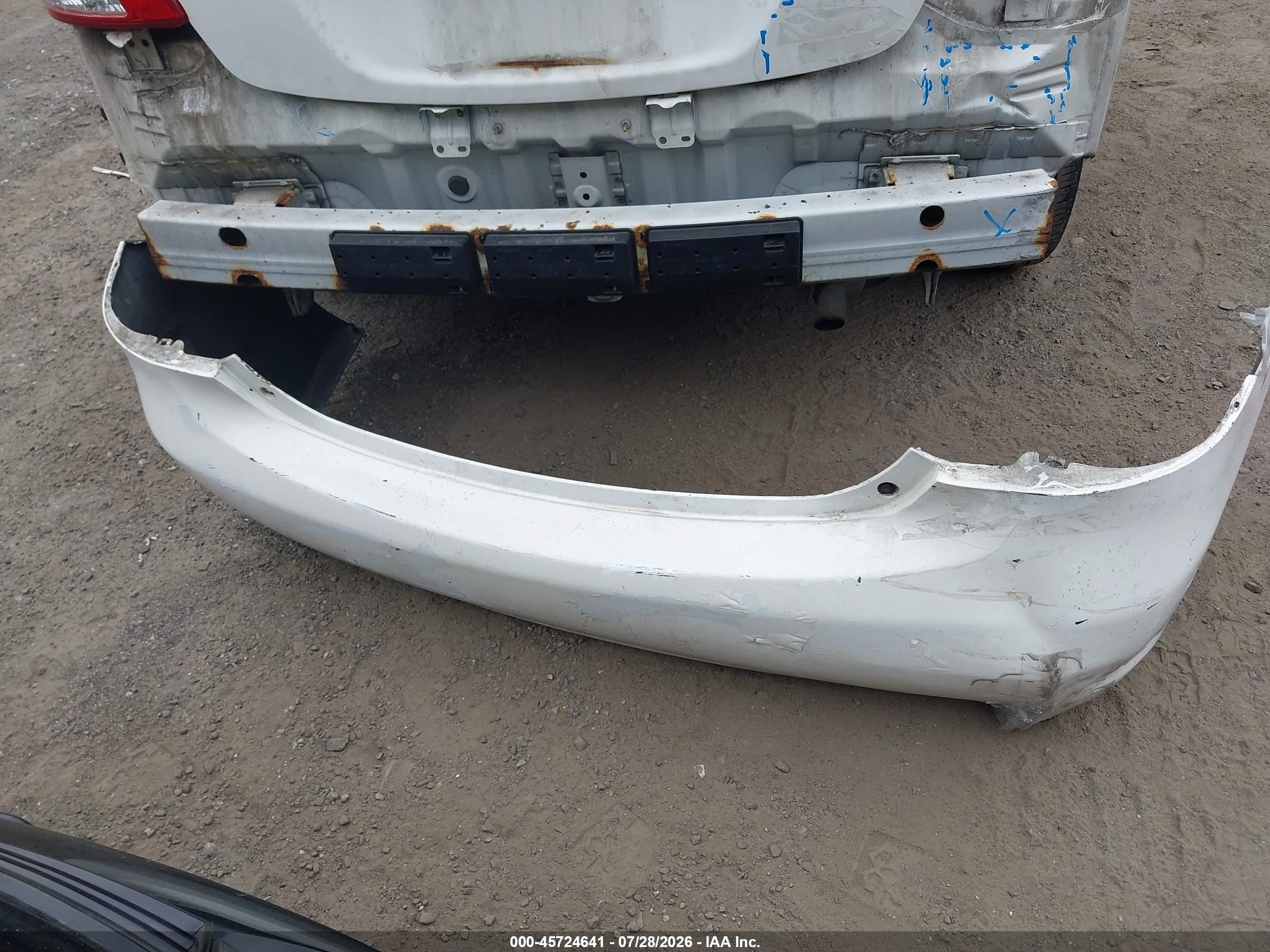 2008 Toyota Yaris   Белый vin: JTDBT903681282777