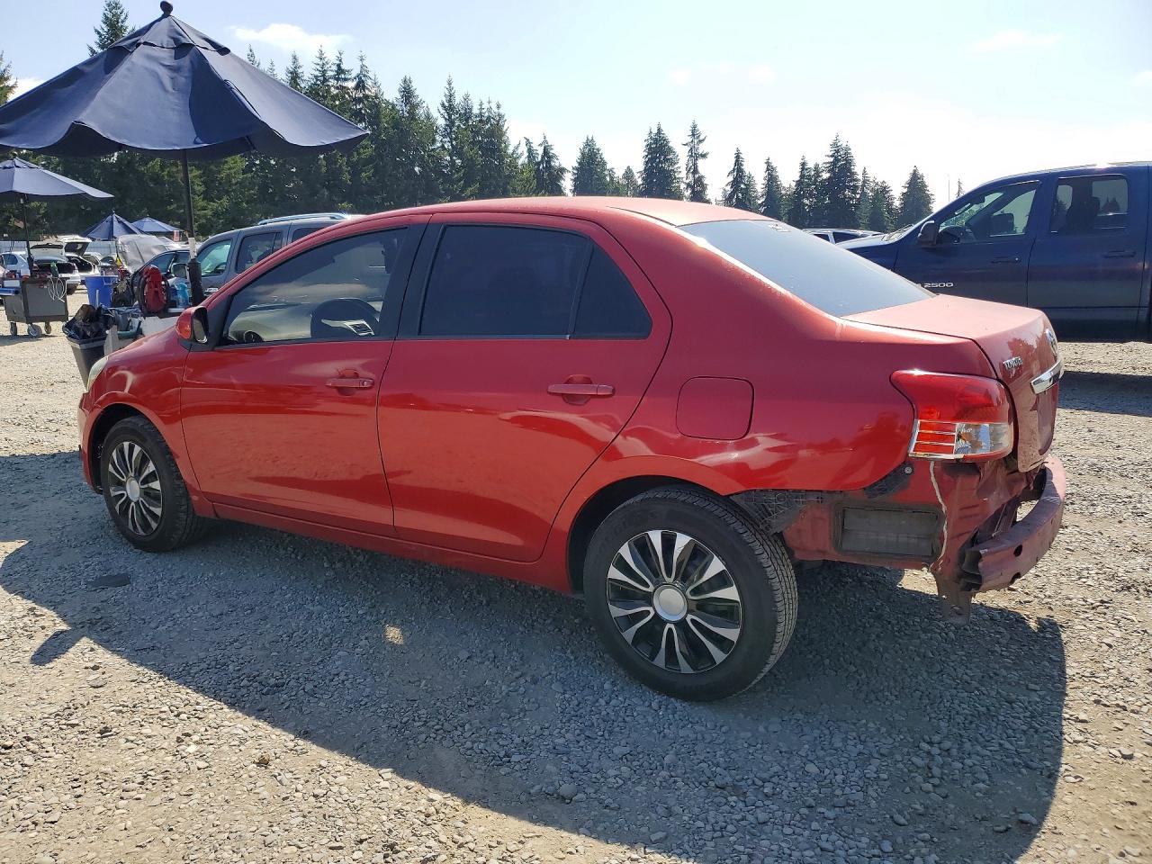 2007 Toyota Yaris Base Red vin: JTDBT903771099306