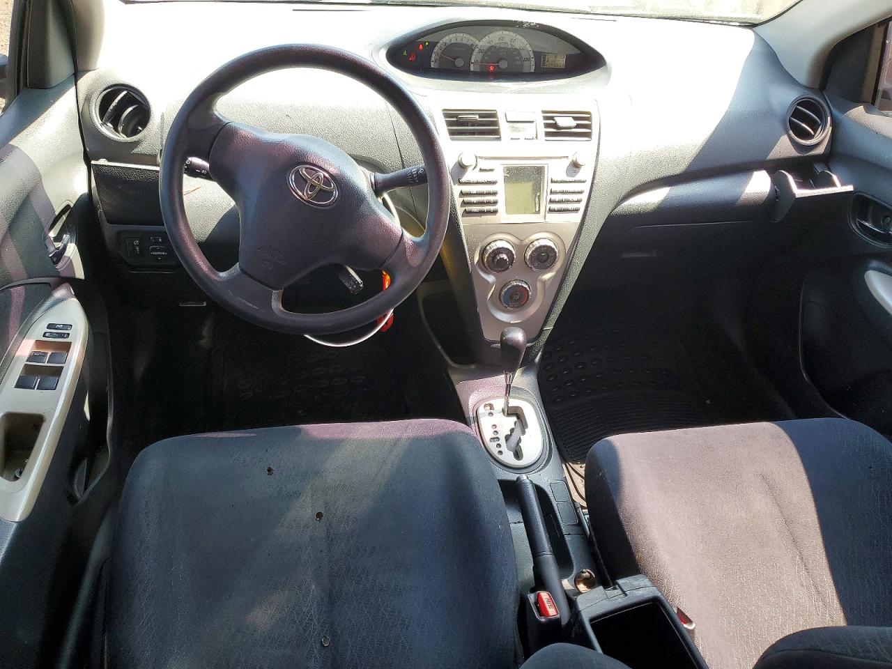 2007 Toyota Yaris Base Red vin: JTDBT903771099306