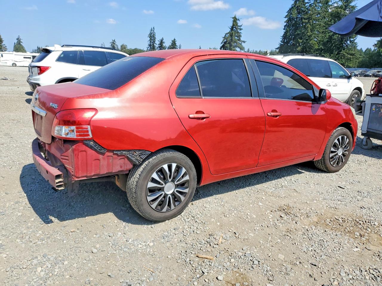 2007 Toyota Yaris Base Red vin: JTDBT903771099306