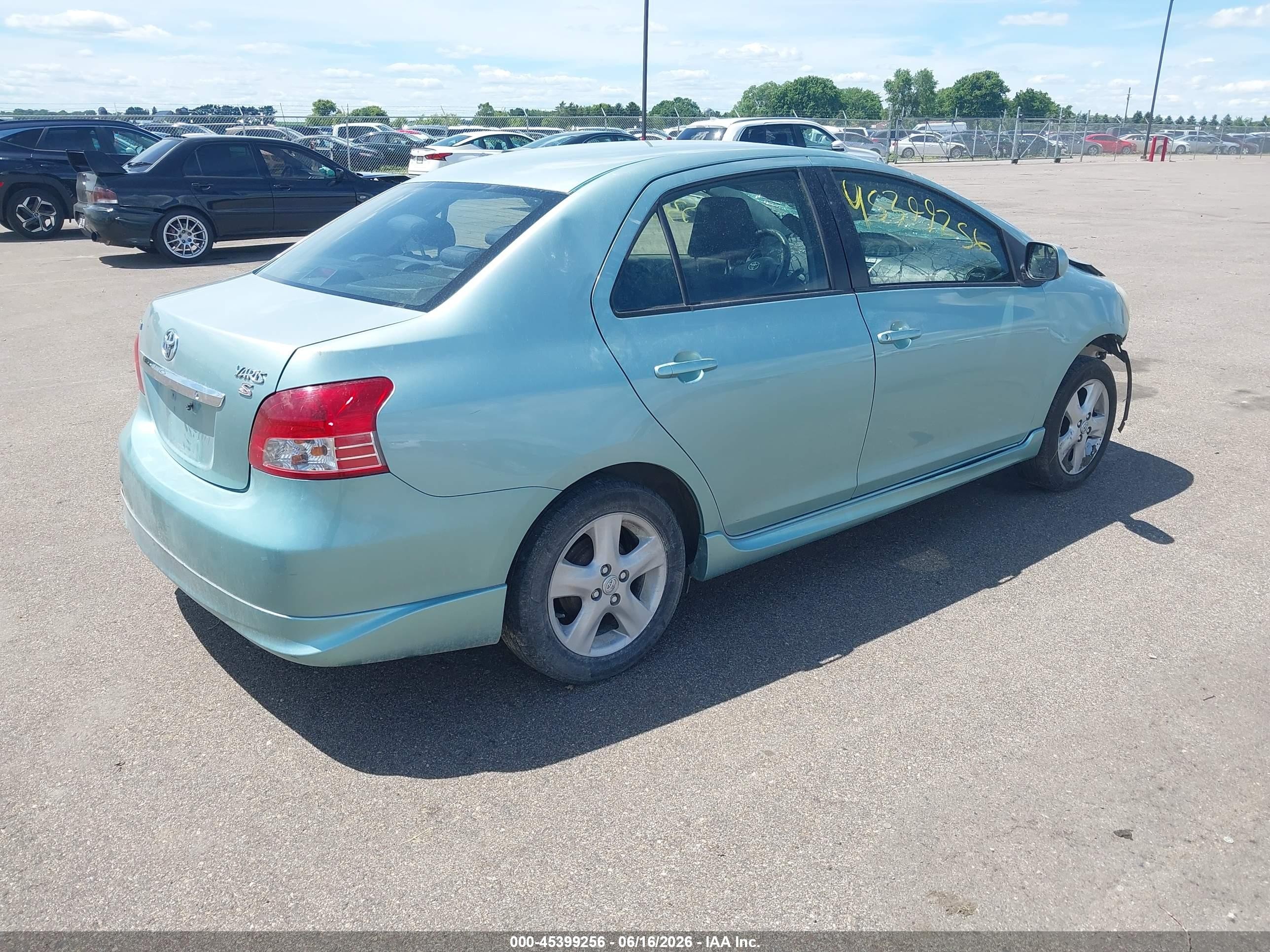 2008 Toyota Yaris S Blue vin: JTDBT903781247701