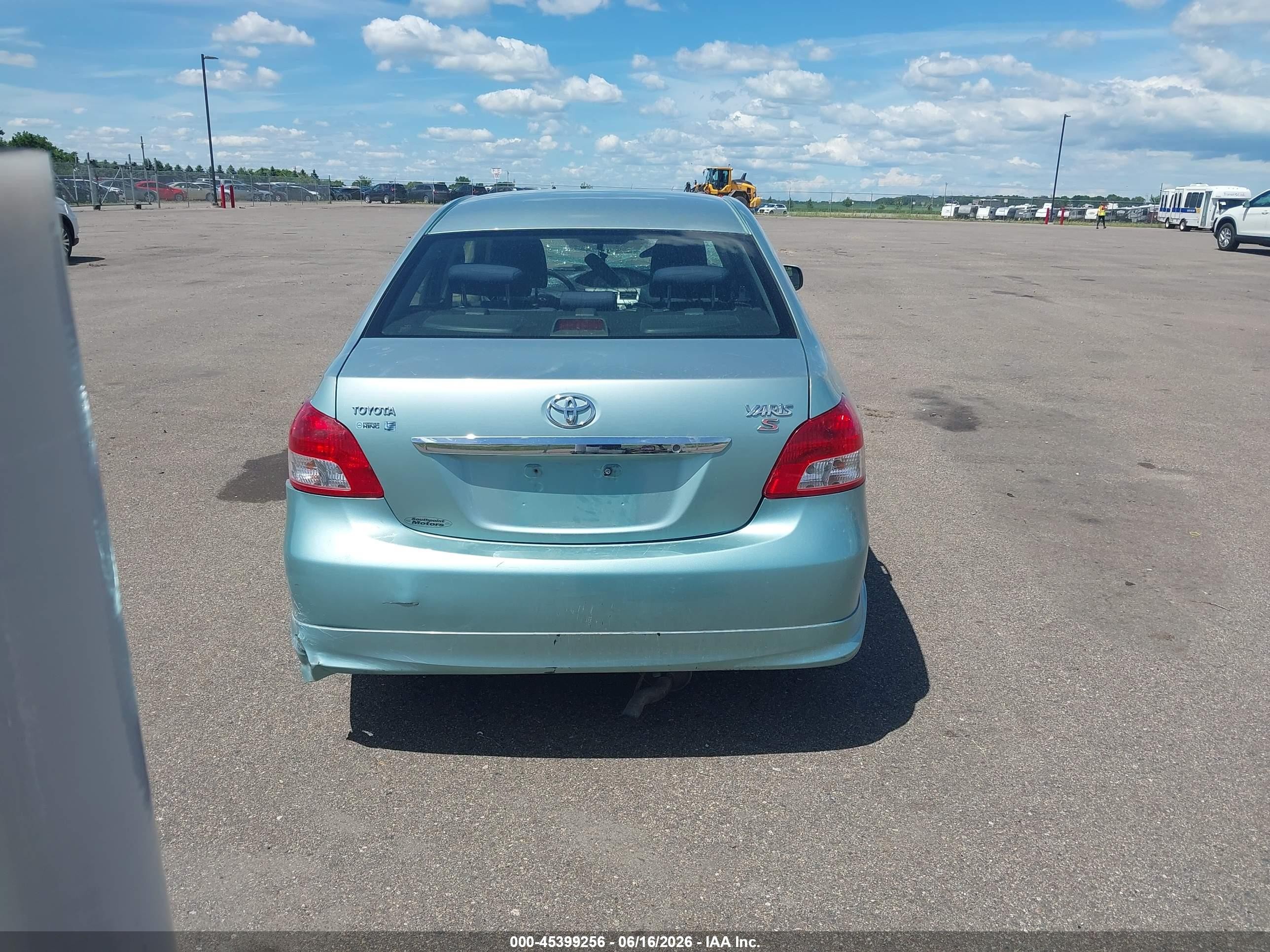 2008 Toyota Yaris S Blue vin: JTDBT903781247701