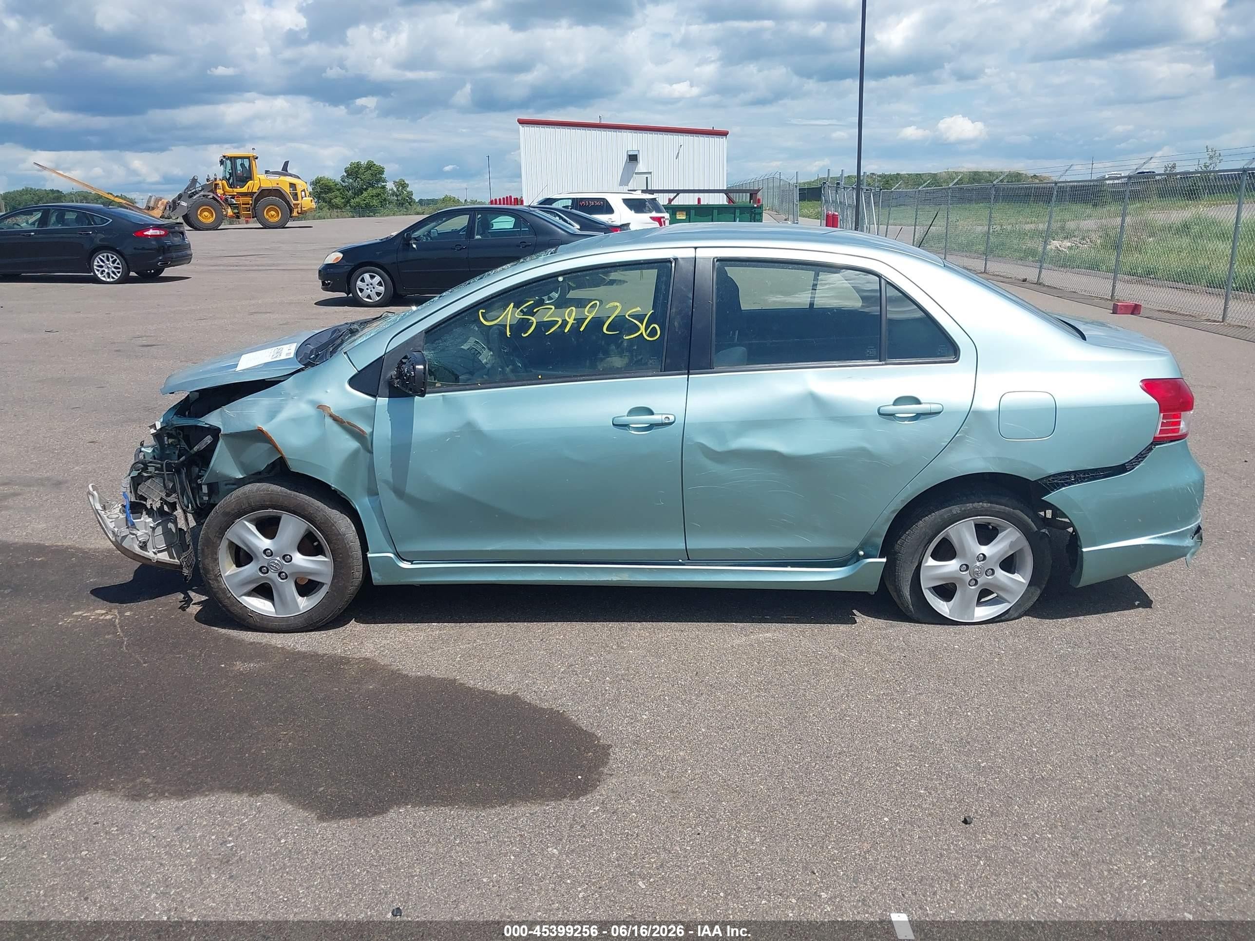 2008 Toyota Yaris S Blue vin: JTDBT903781247701