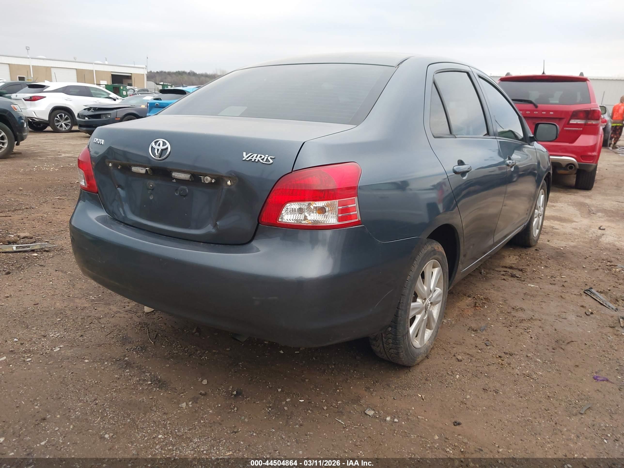 2009 Toyota Yaris Gray vin: JTDBT903791321166