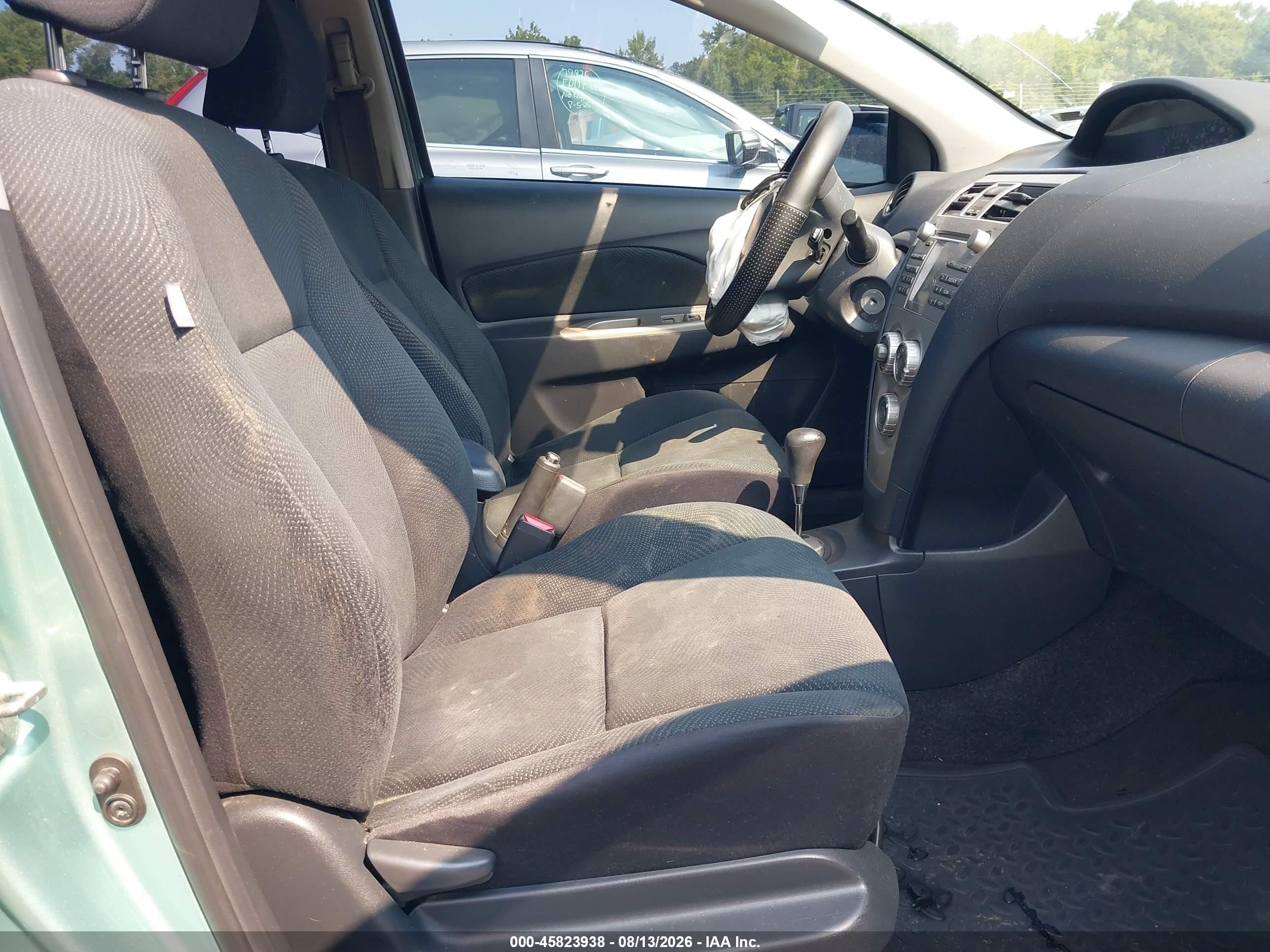 2009 Toyota Yaris   Green vin: JTDBT903794042315