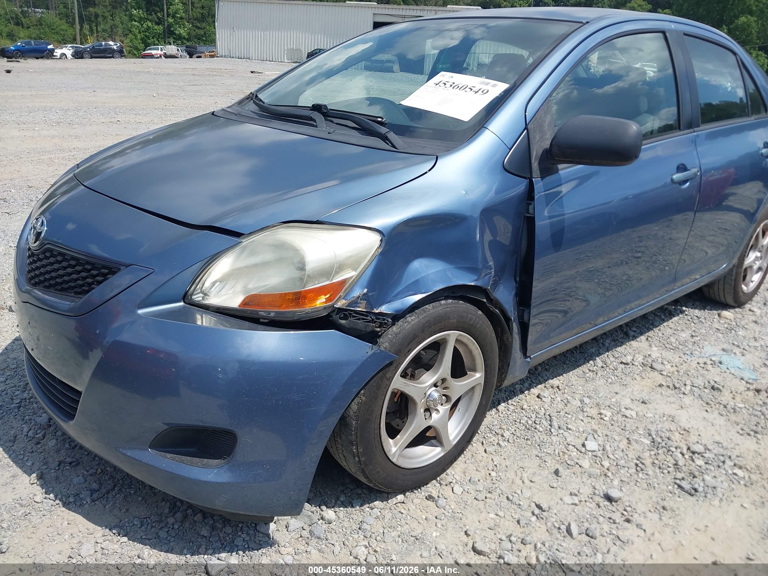 2009 Toyota Yaris   Blue vin: JTDBT903794050821
