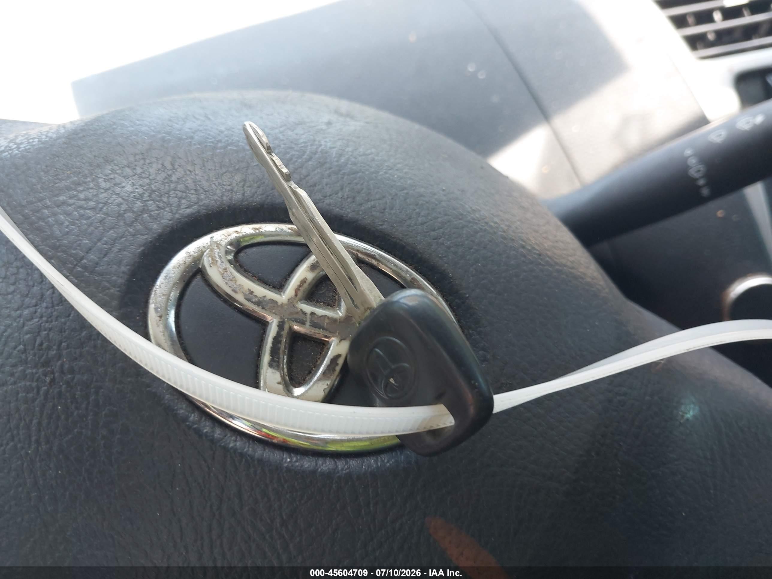 2009 Toyota Yaris   Gray vin: JTDBT903794058983