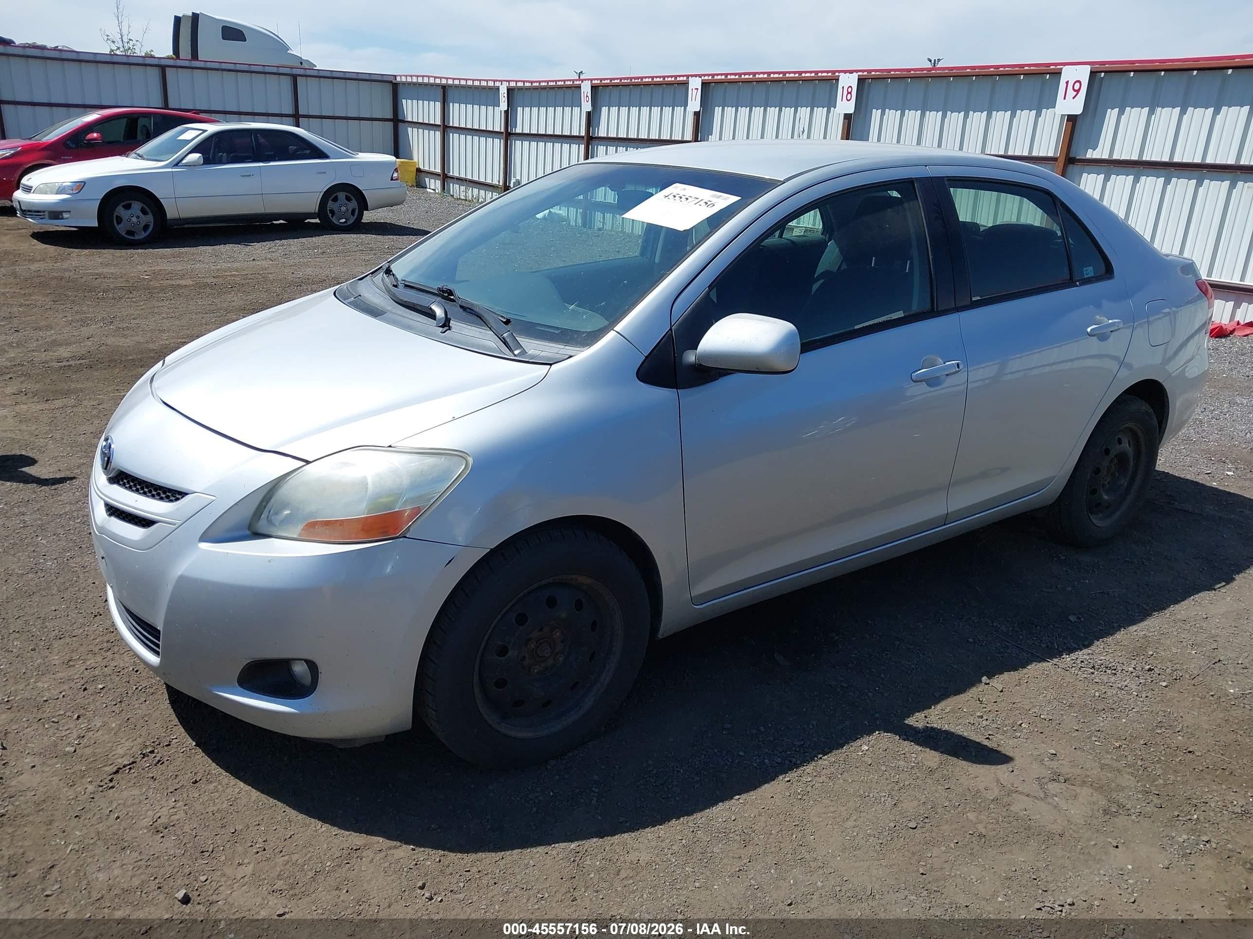 2007 Toyota Yaris   Silver vin: JTDBT903871015123