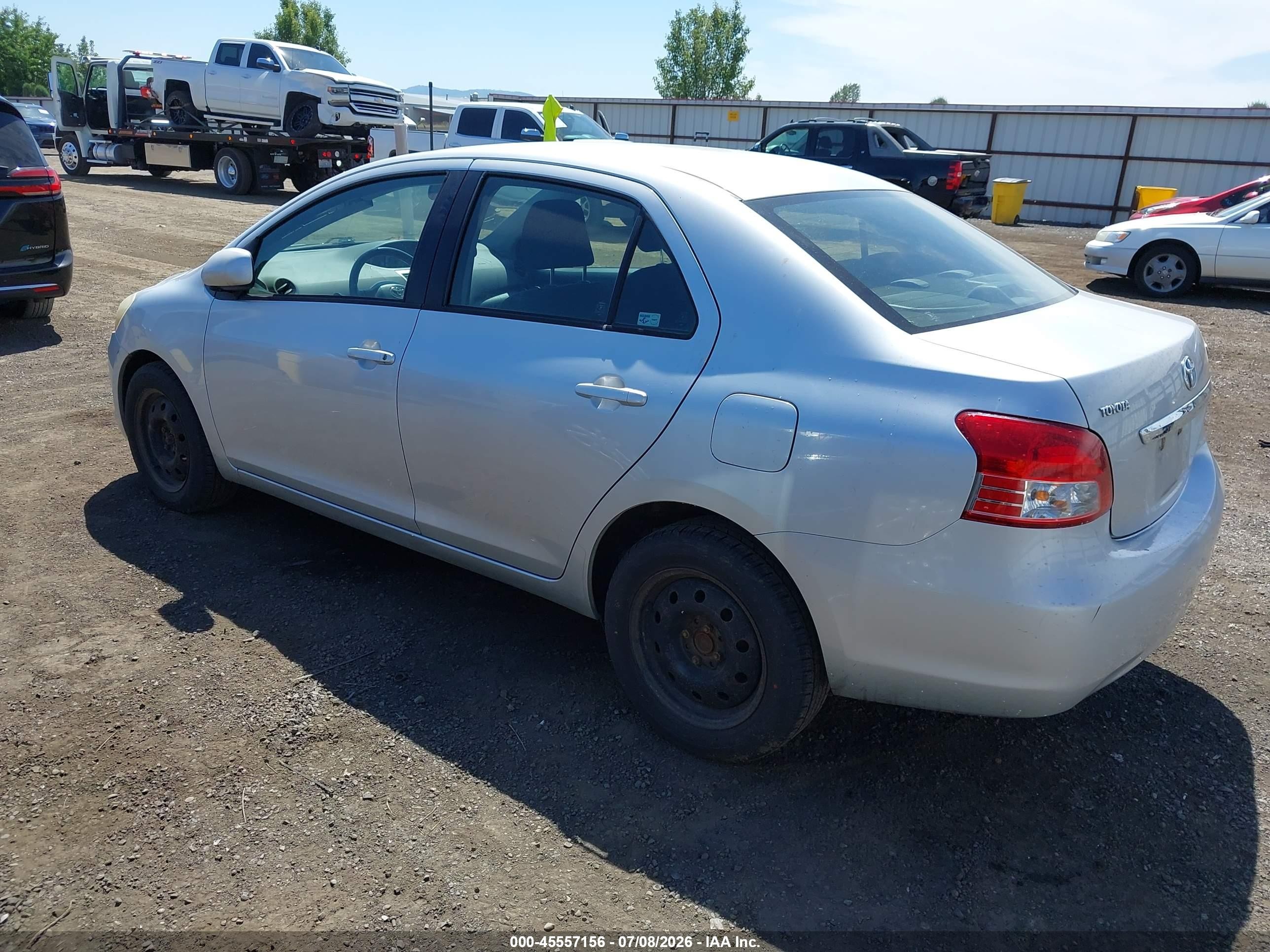 2007 Toyota Yaris   Silver vin: JTDBT903871015123