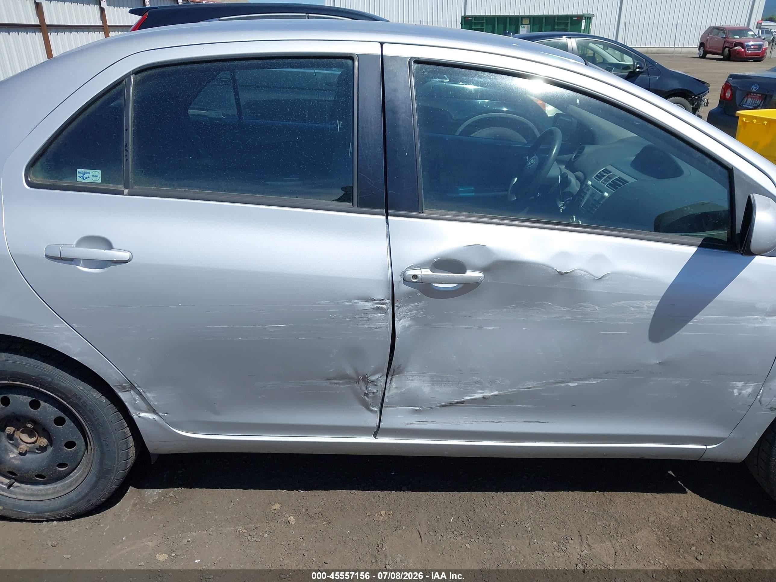 2007 Toyota Yaris   Silver vin: JTDBT903871015123