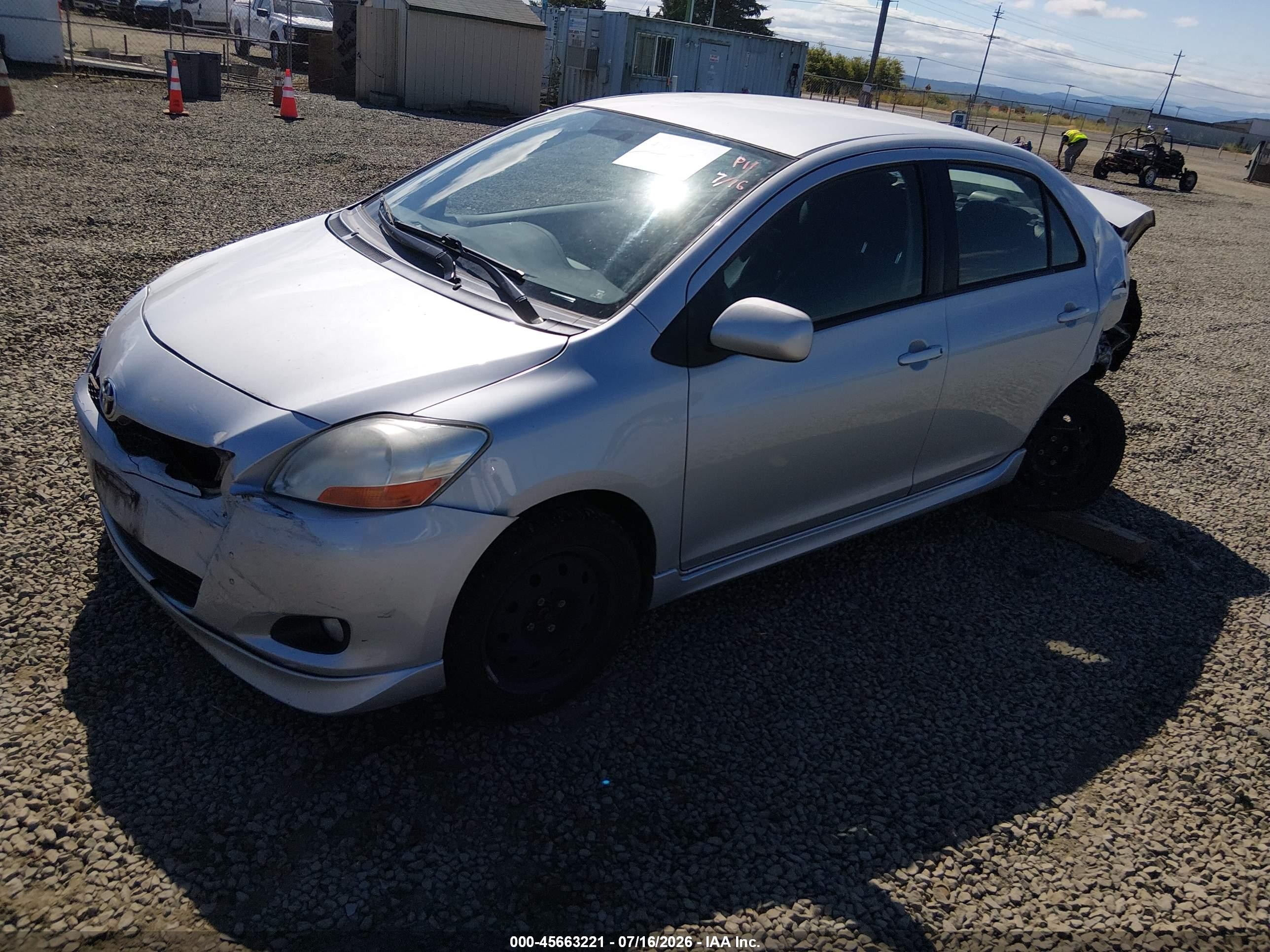 2007 Toyota Yaris S Silver vin: JTDBT903871137383