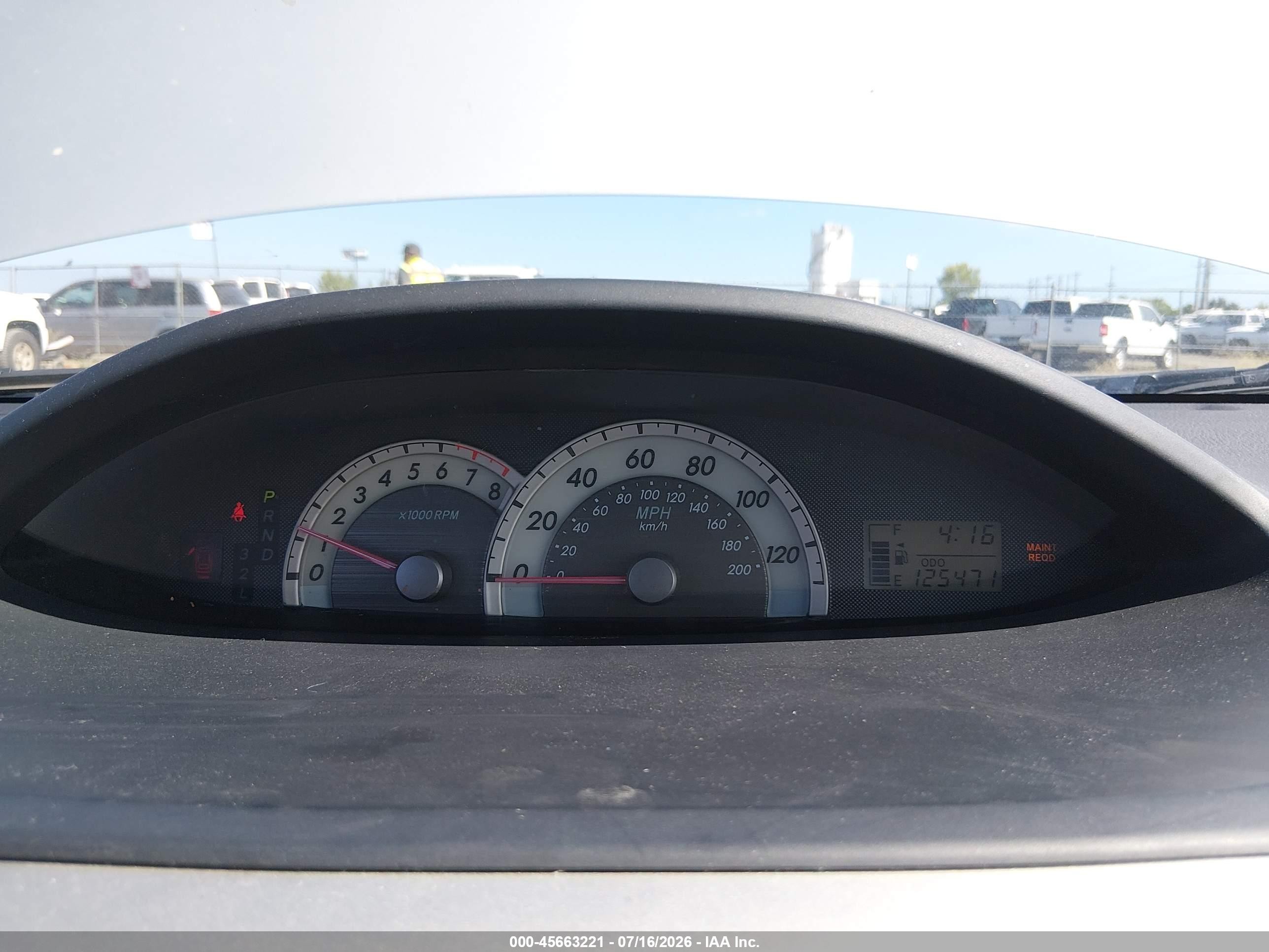2007 Toyota Yaris S Silver vin: JTDBT903871137383