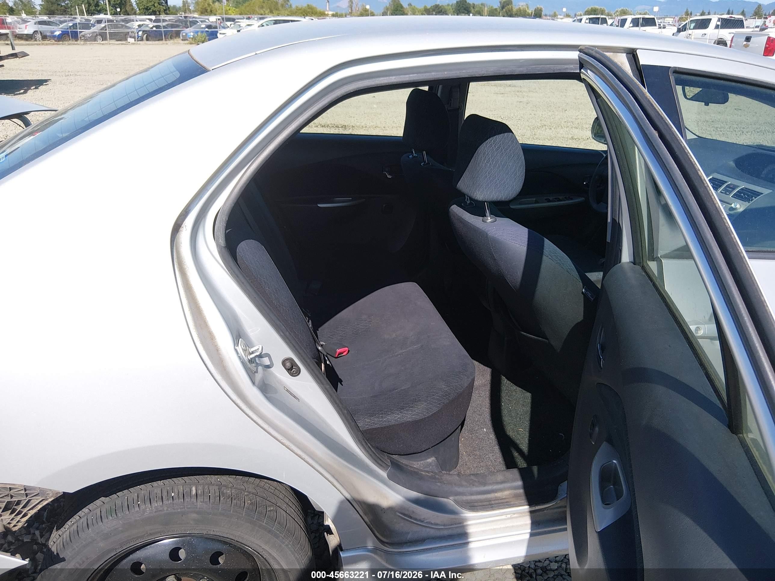 2007 Toyota Yaris S Silver vin: JTDBT903871137383