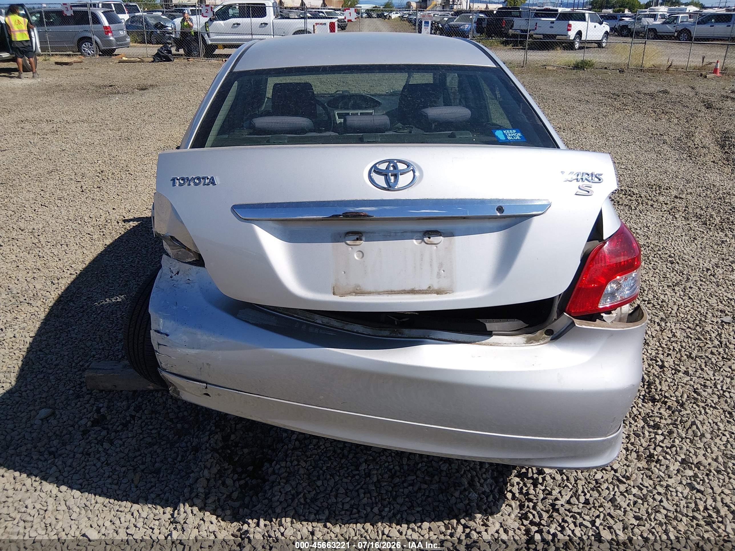 2007 Toyota Yaris S Silver vin: JTDBT903871137383