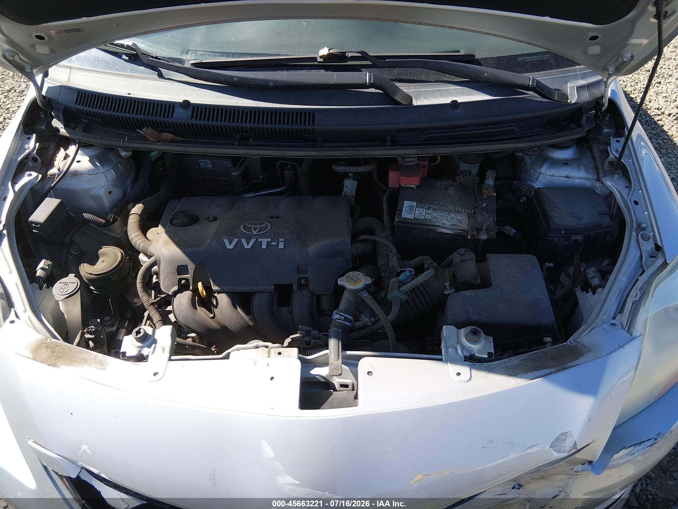 2007 Toyota Yaris S Silver vin: JTDBT903871137383