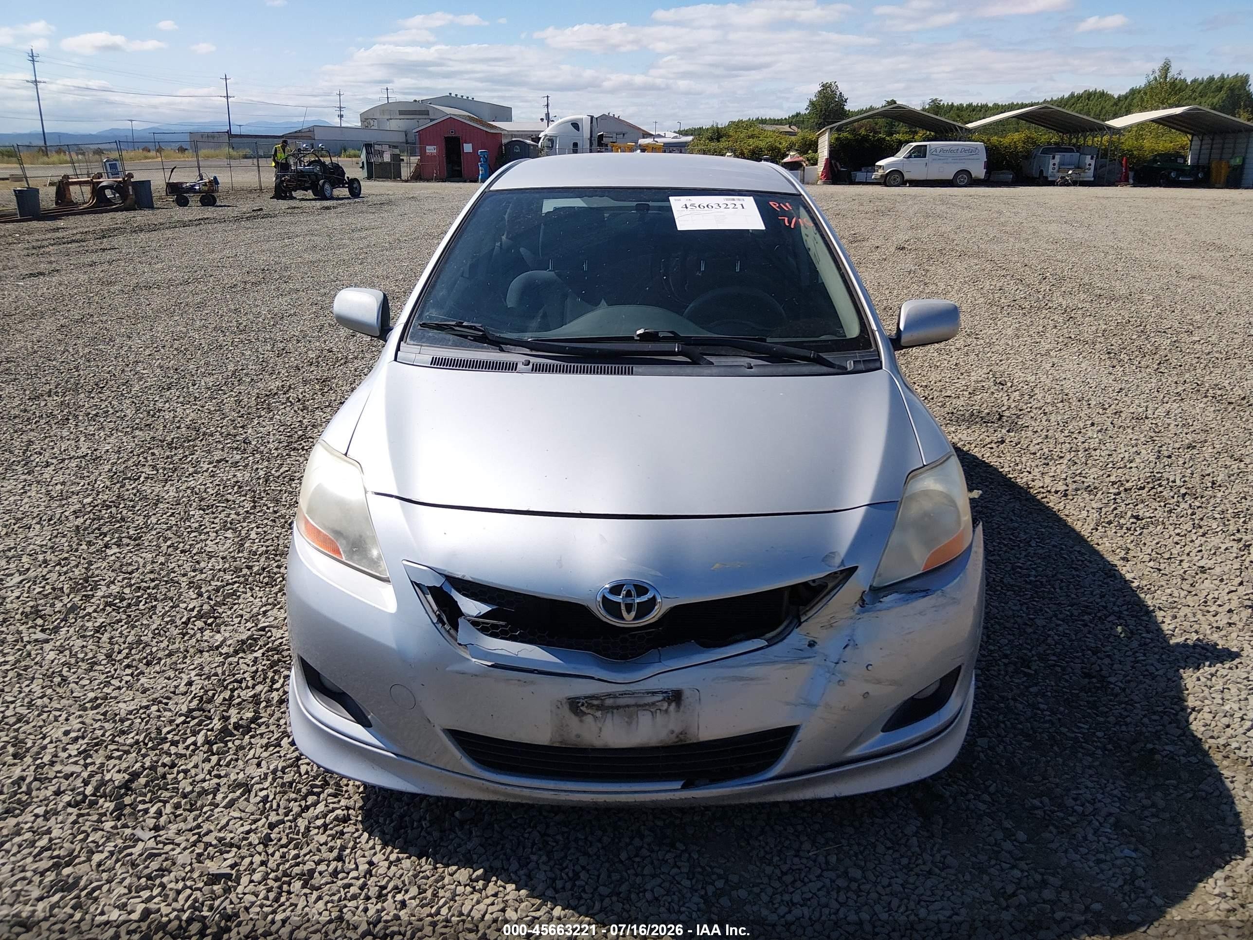 2007 Toyota Yaris S Silver vin: JTDBT903871137383