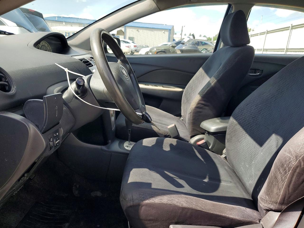 2008 Toyota Yaris Base Blue vin: JTDBT903881224962