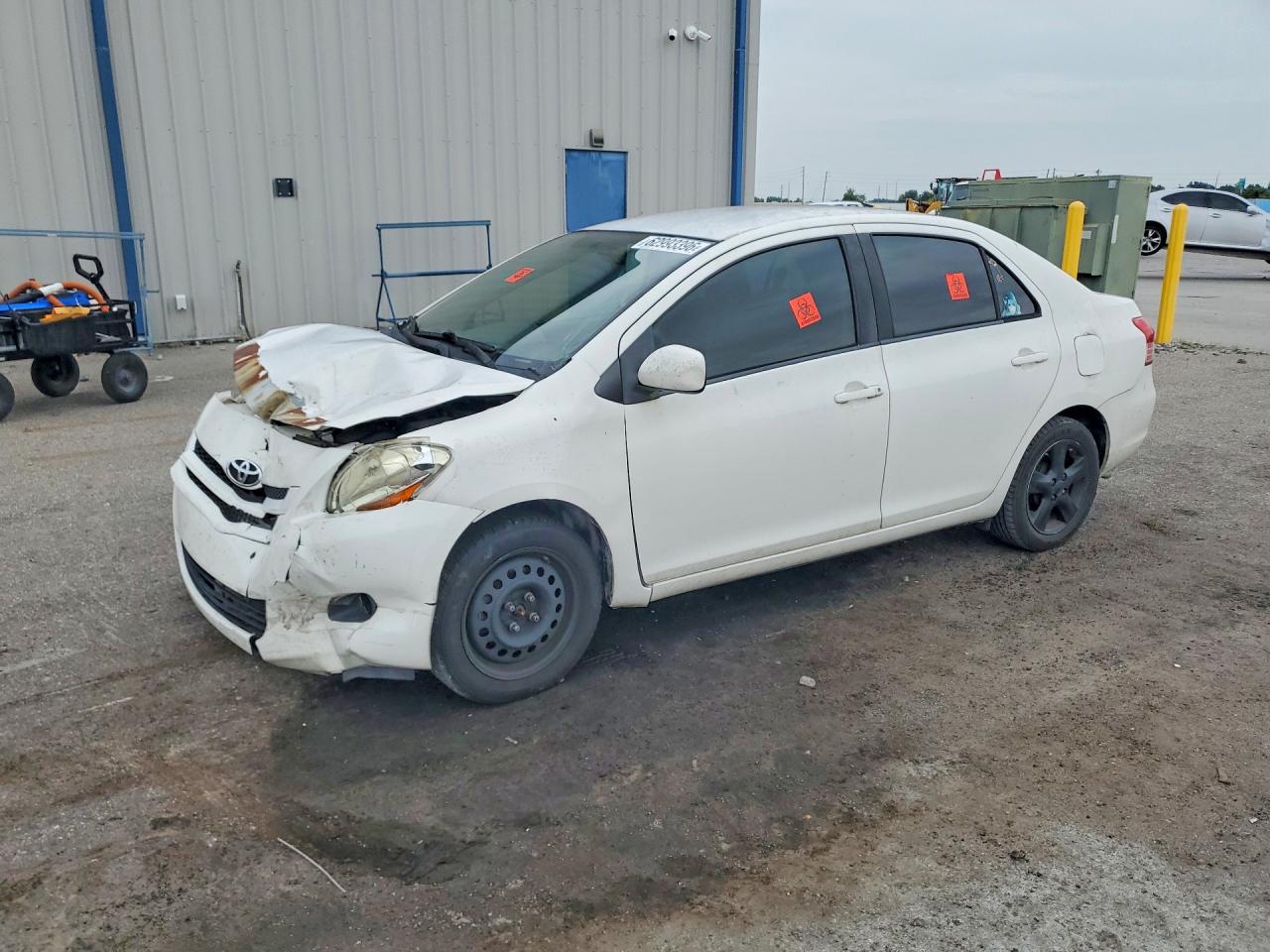 2008 Toyota Yaris Base White vin: JTDBT903884014926