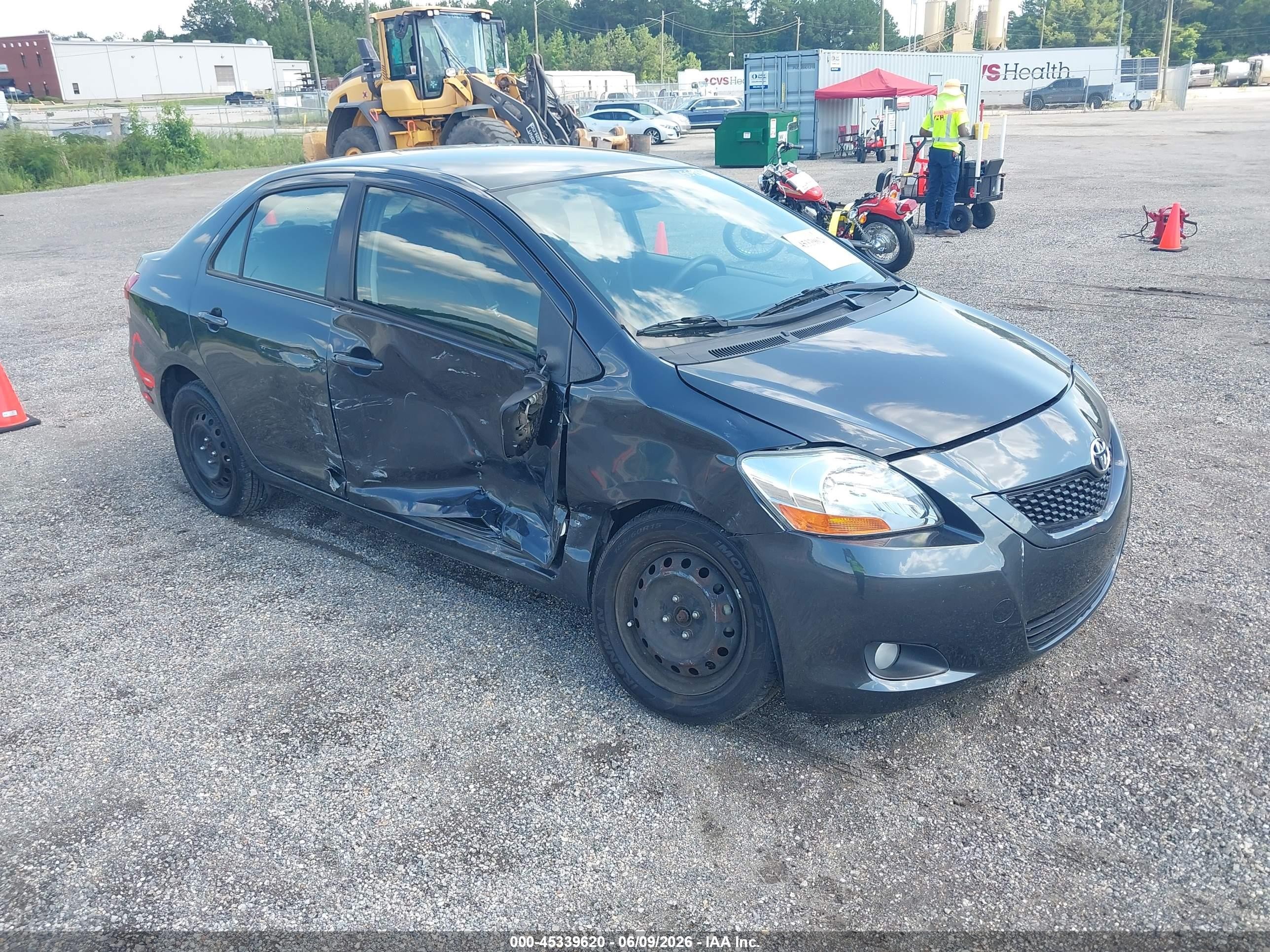 2009 Toyota Yaris   Gray vin: JTDBT903894051119