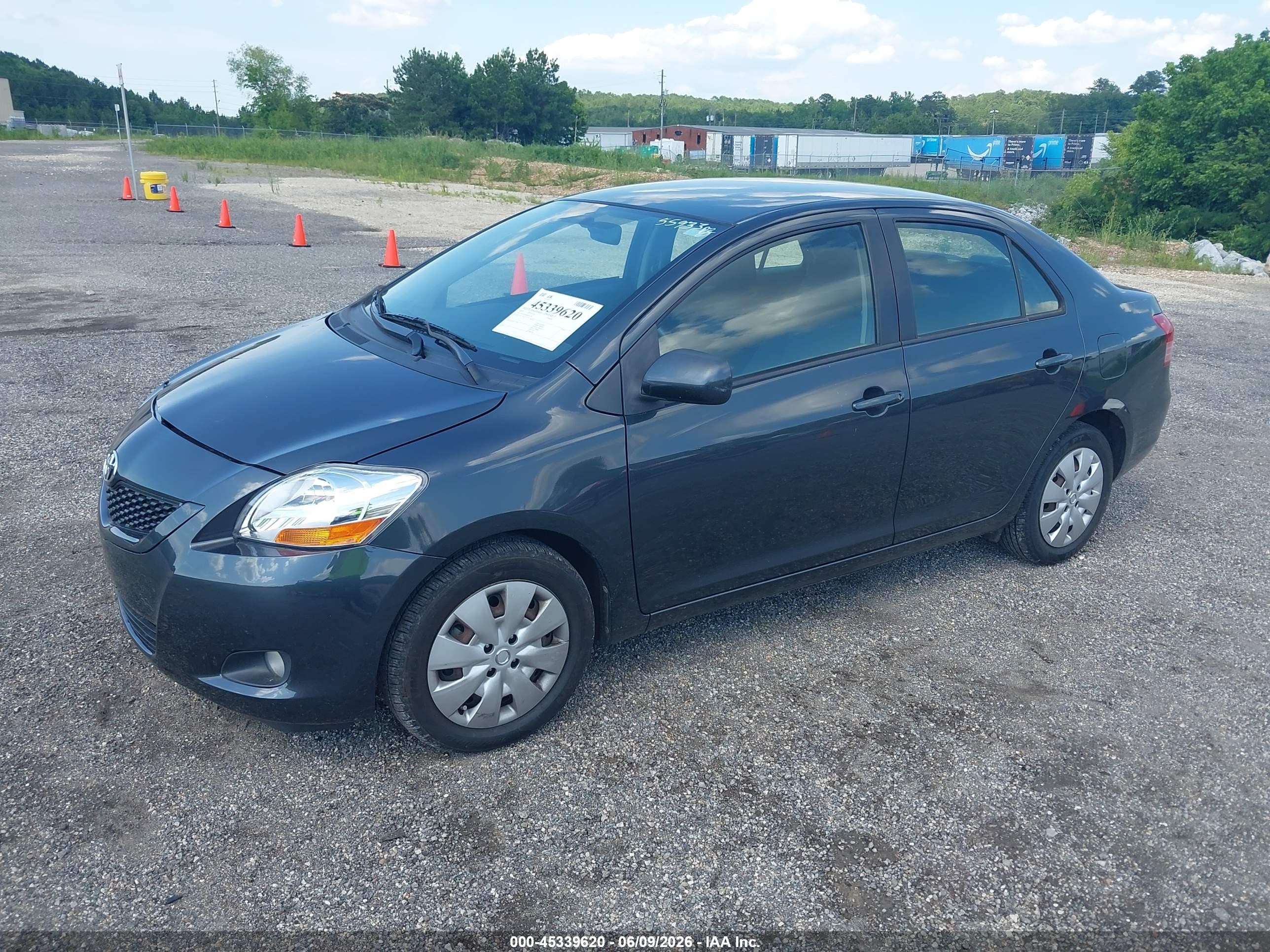 2009 Toyota Yaris   Gray vin: JTDBT903894051119