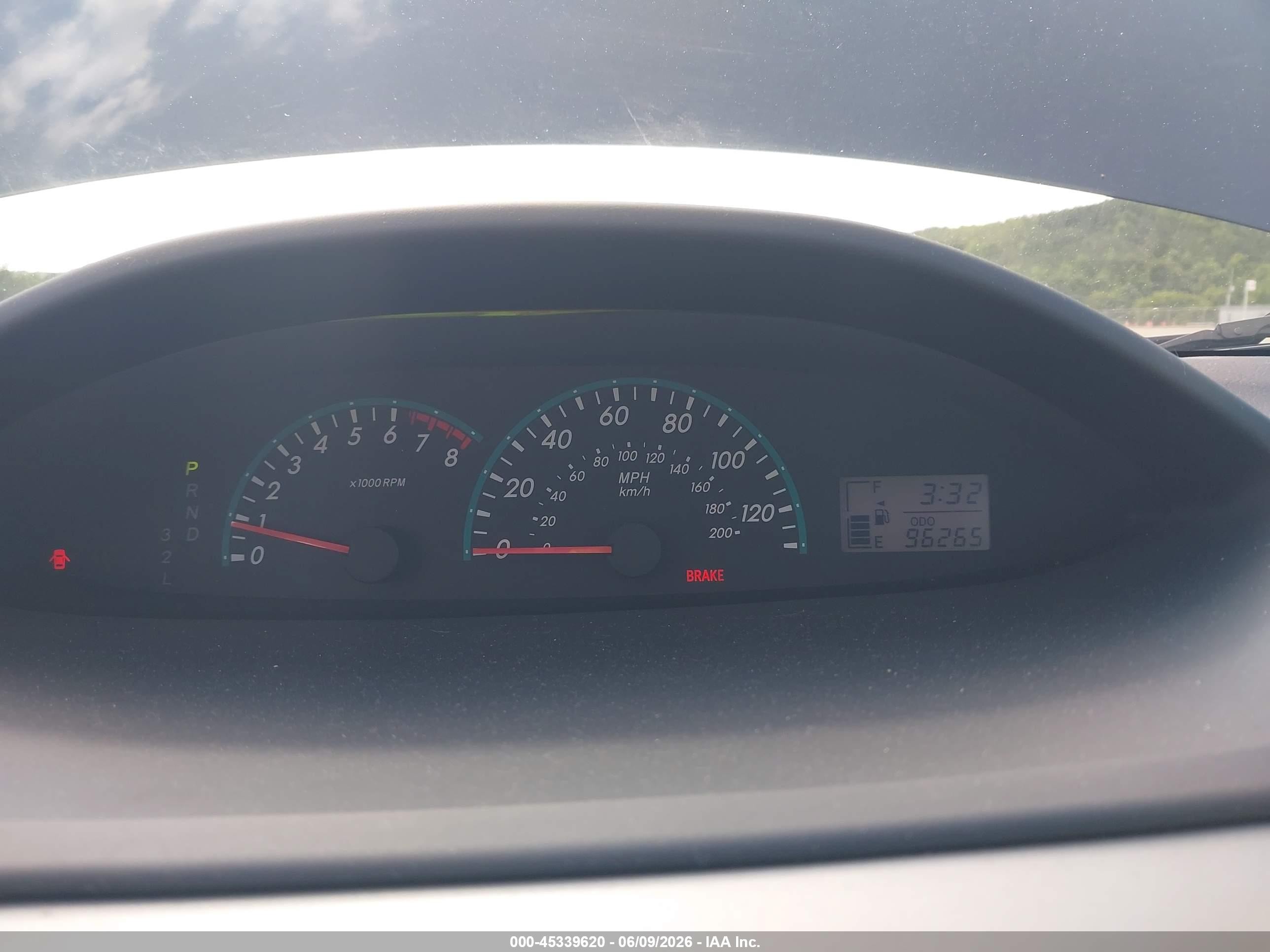2009 Toyota Yaris   Gray vin: JTDBT903894051119