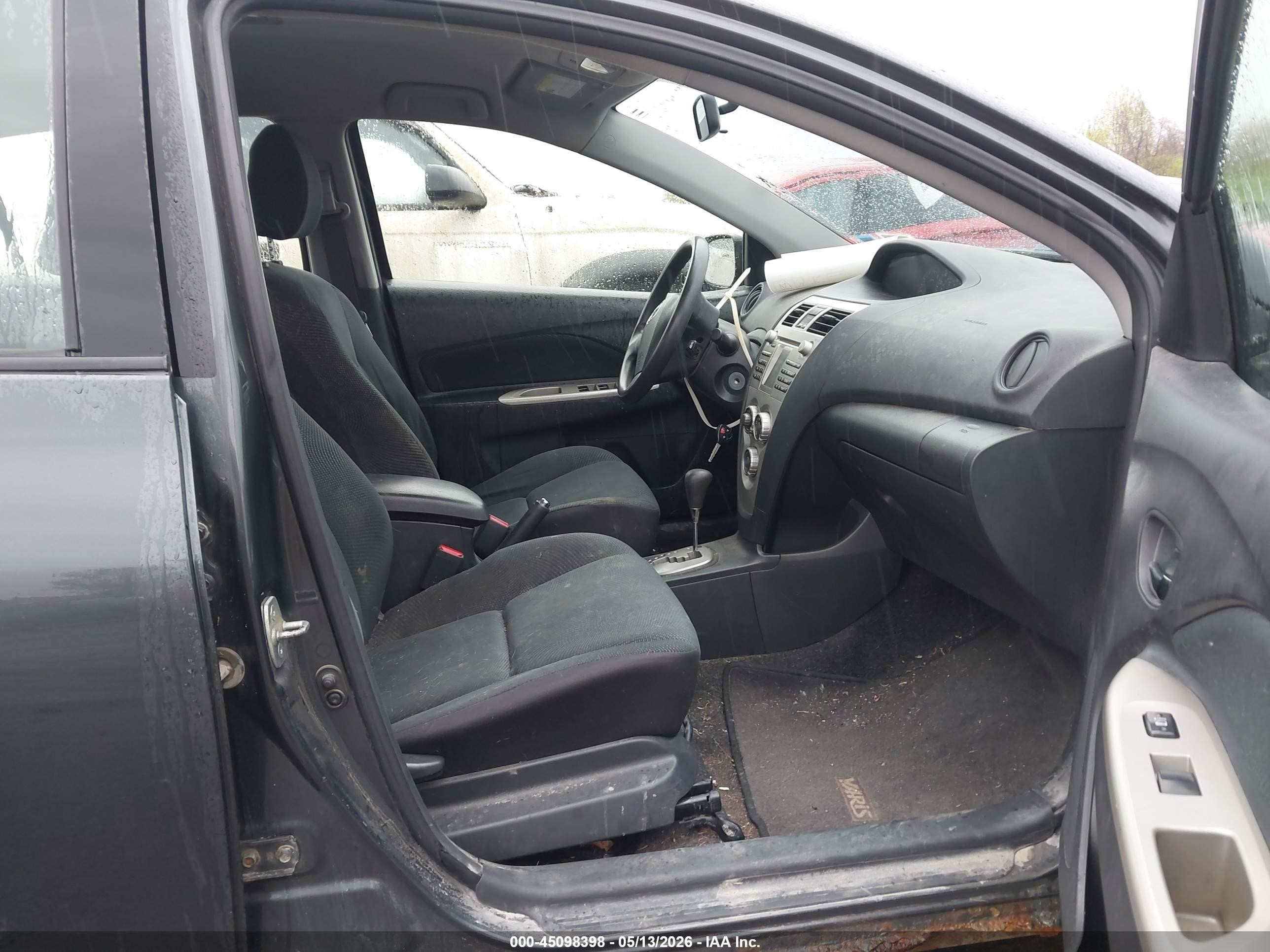 2009 Toyota Yaris   Gray vin: JTDBT903894053002