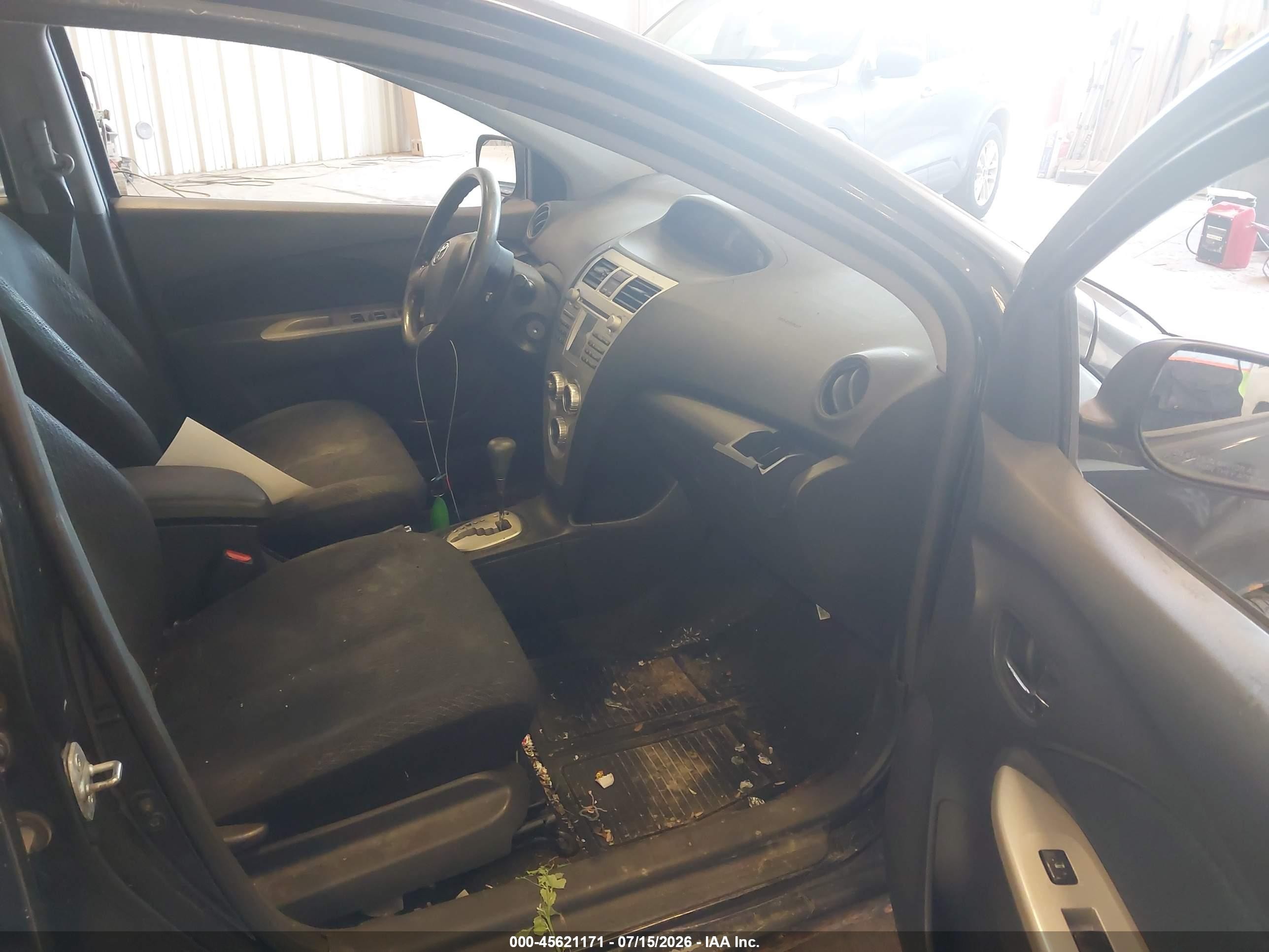 2007 Toyota Yaris   Black vin: JTDBT903971149848