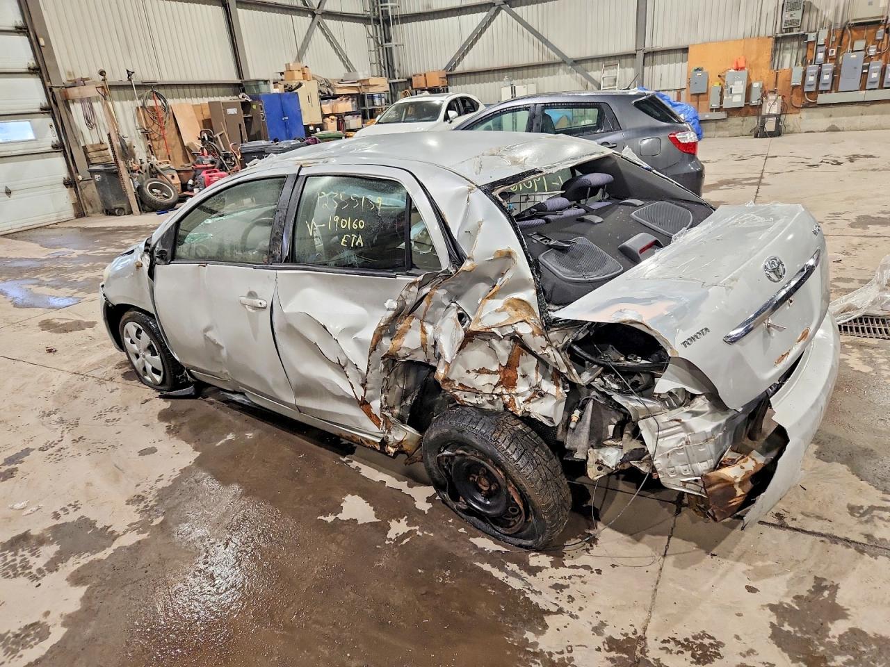 2008 Toyota Yaris Silver vin: JTDBT903981190160