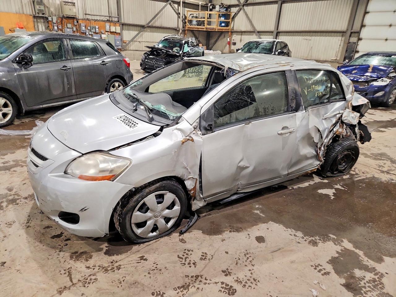 2008 Toyota Yaris Silver vin: JTDBT903981190160