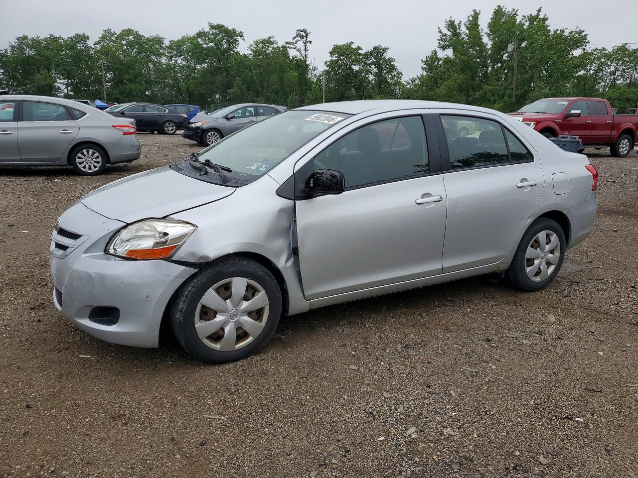 2008 Toyota Yaris Base Silver vin: JTDBT903981292381