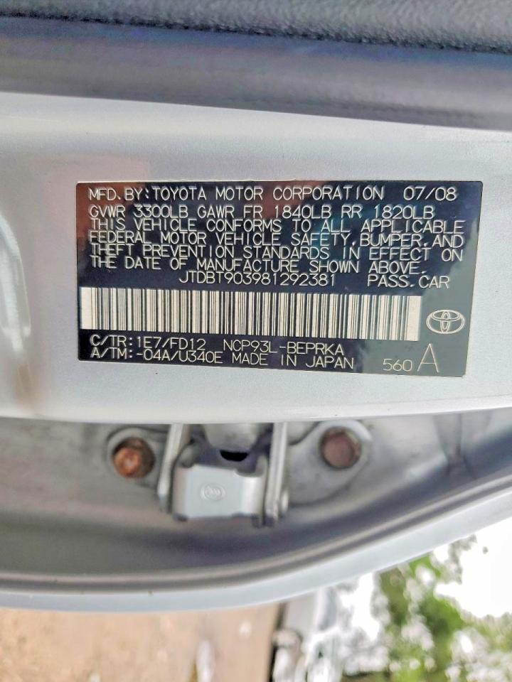 2008 Toyota Yaris Base Silver vin: JTDBT903981292381