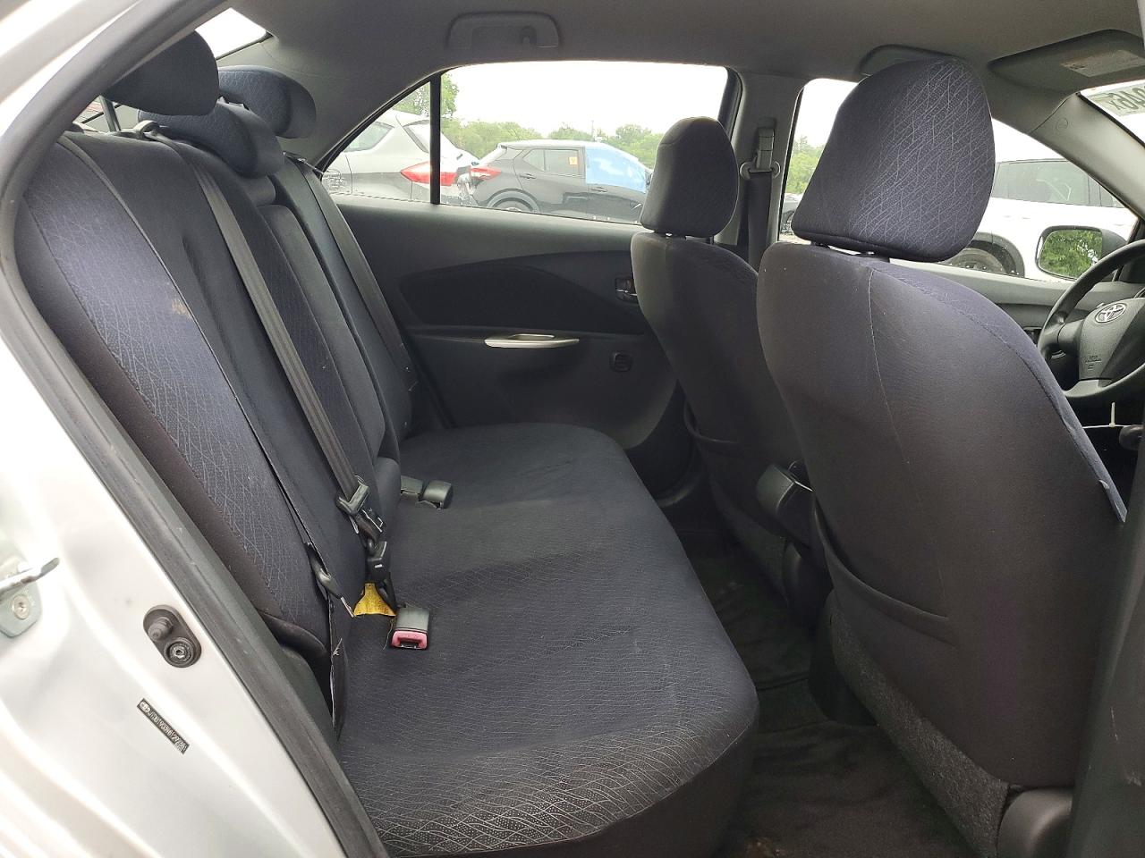 2008 Toyota Yaris Base Silver vin: JTDBT903981292381