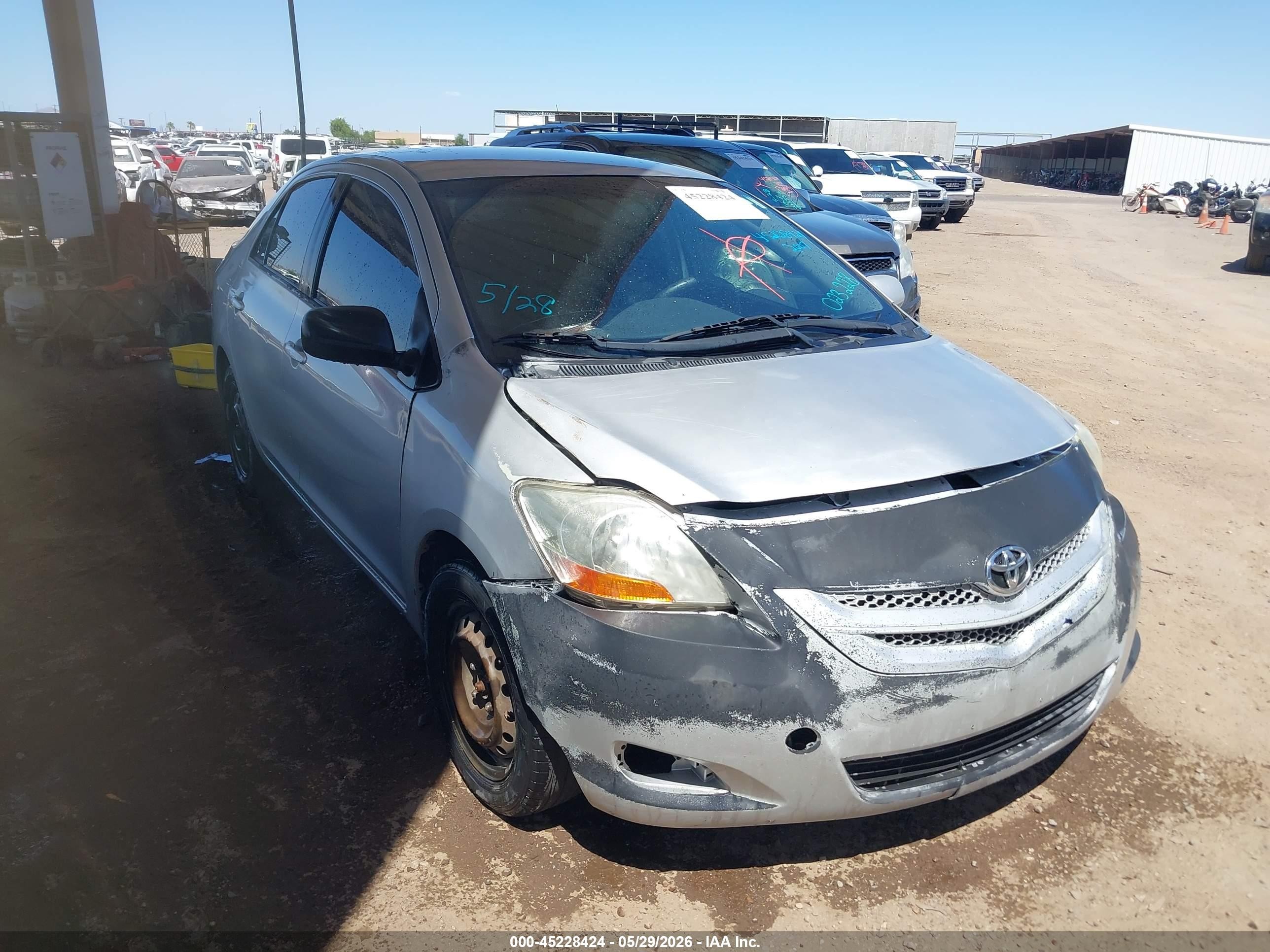 2007 Toyota Yaris   Gray vin: JTDBT923071023228