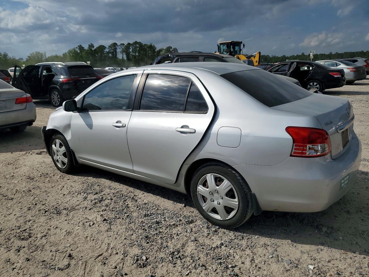 2007 Toyota Yaris Base Silver vin: JTDBT923071064961
