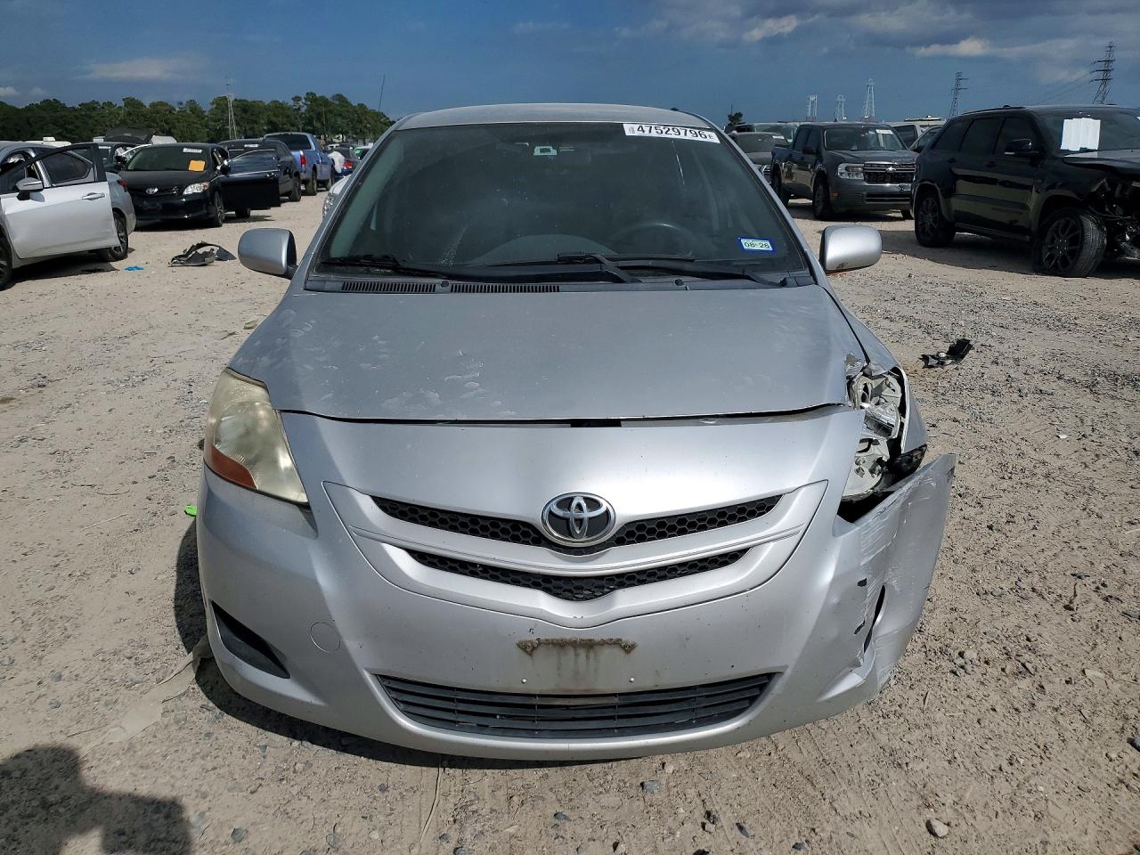 2007 Toyota Yaris Base Silver vin: JTDBT923071064961