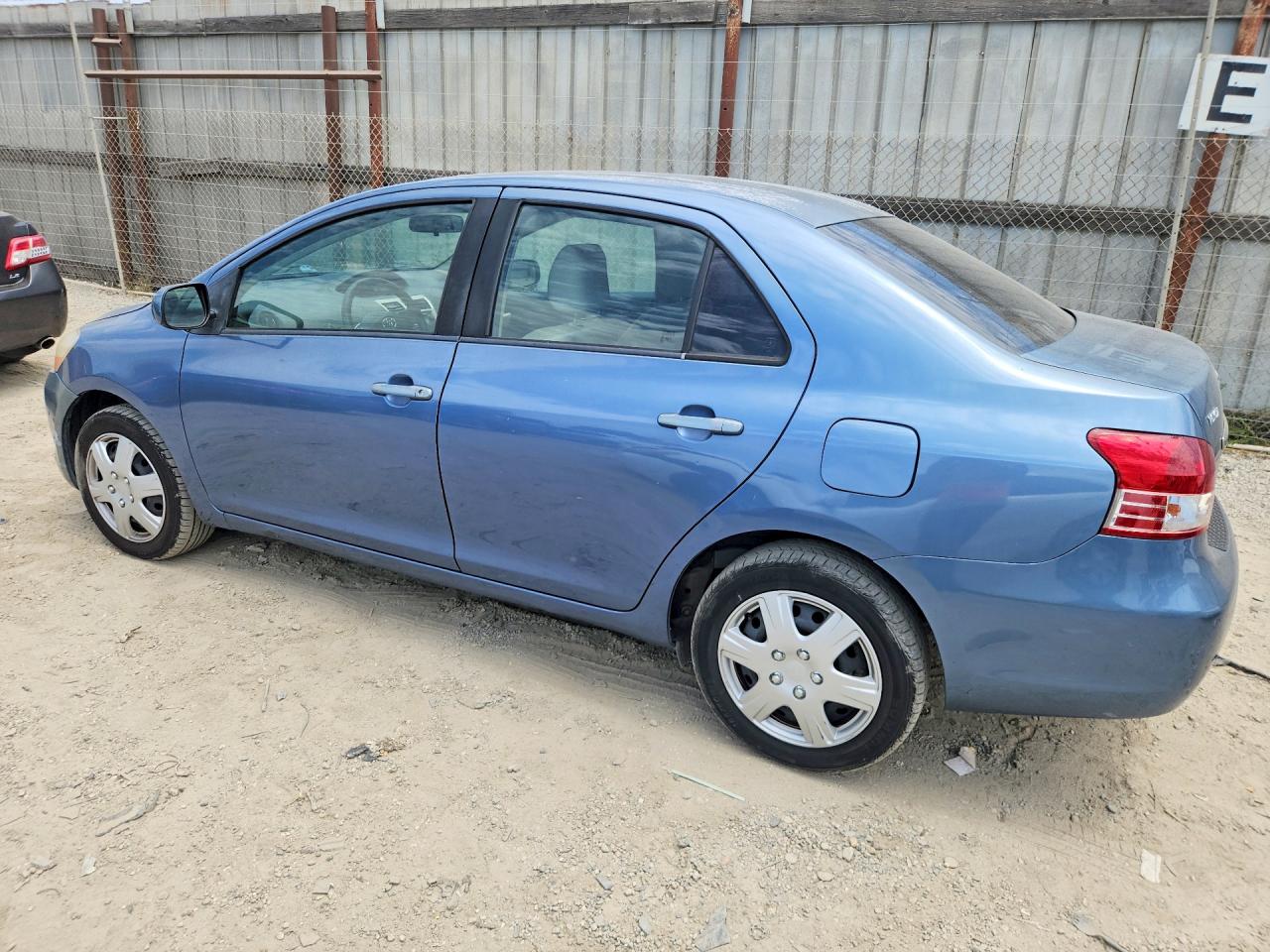 2007 Toyota Yaris Base Blue vin: JTDBT923071082425
