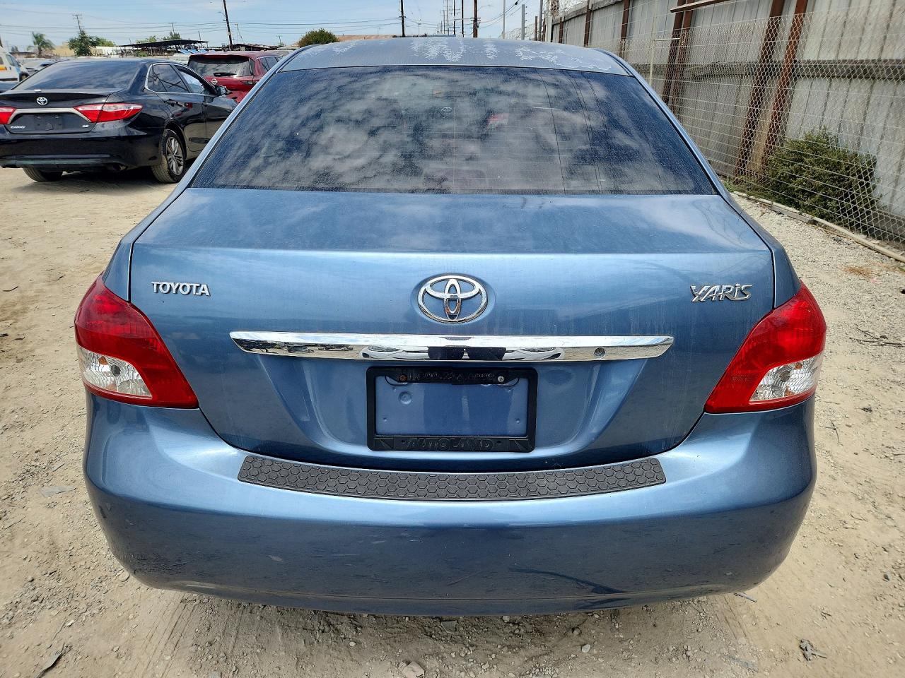 2007 Toyota Yaris Base Blue vin: JTDBT923071082425