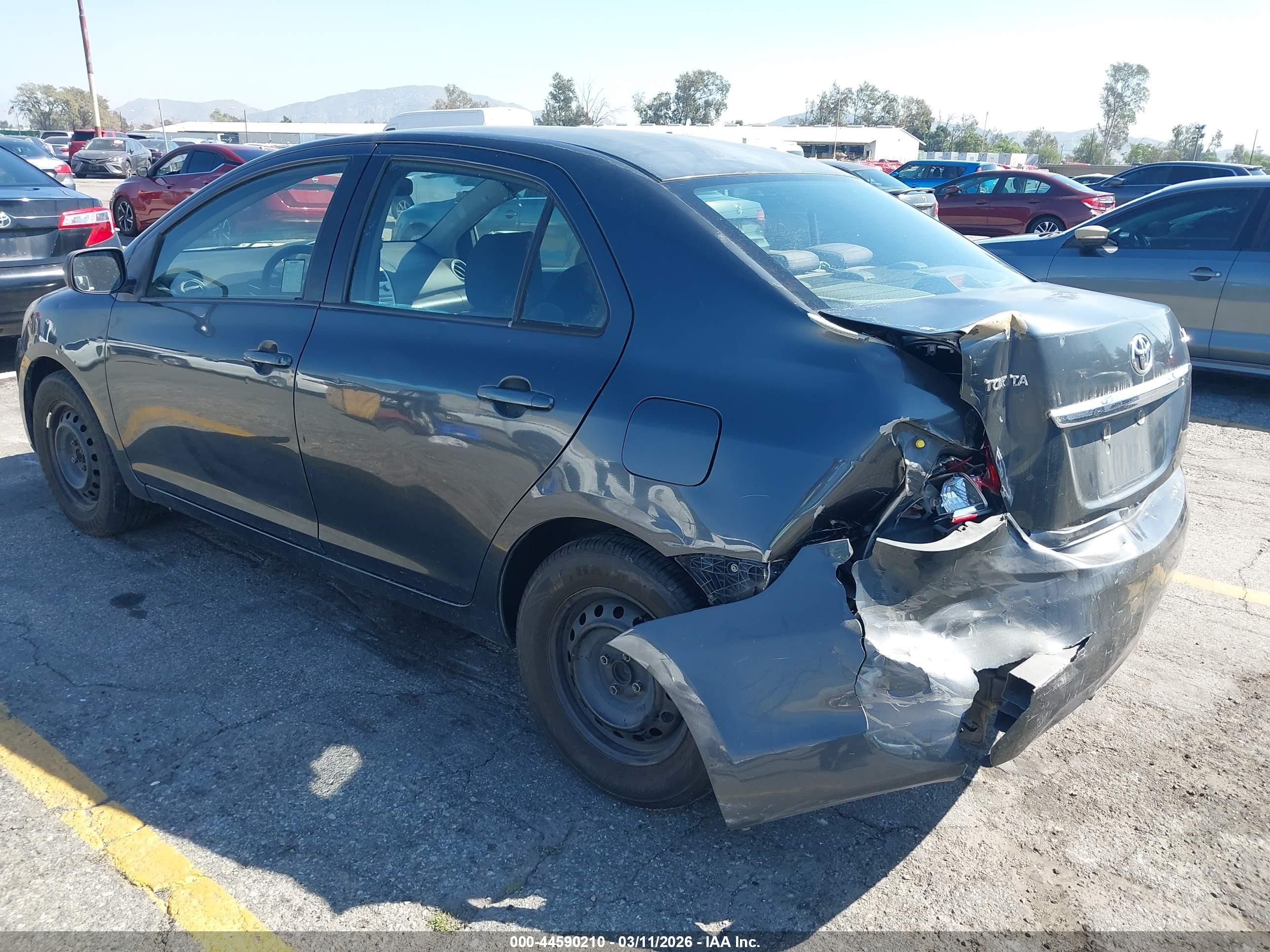 2007 Toyota Yaris   Black vin: JTDBT923071113852