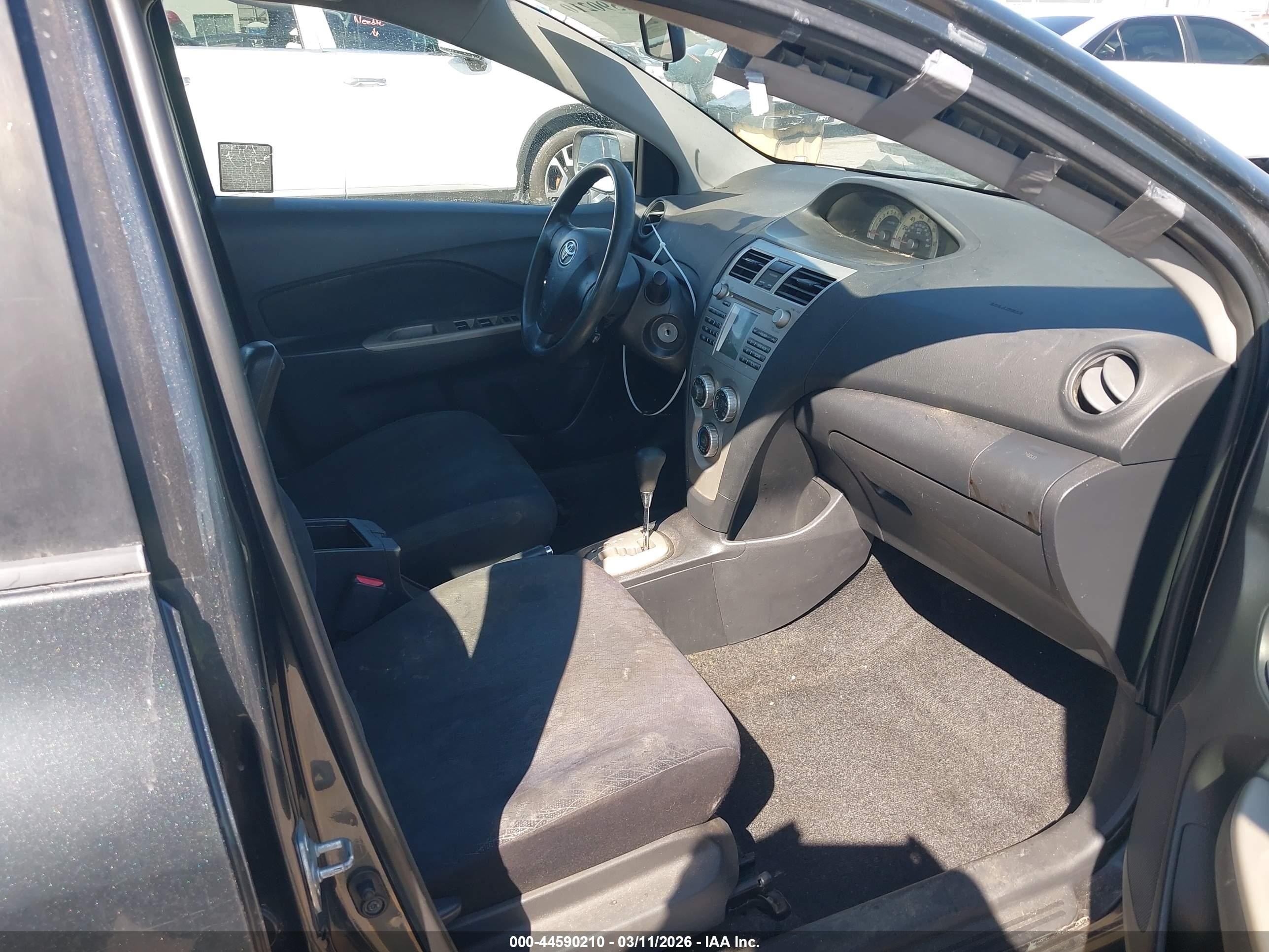2007 Toyota Yaris   Black vin: JTDBT923071113852