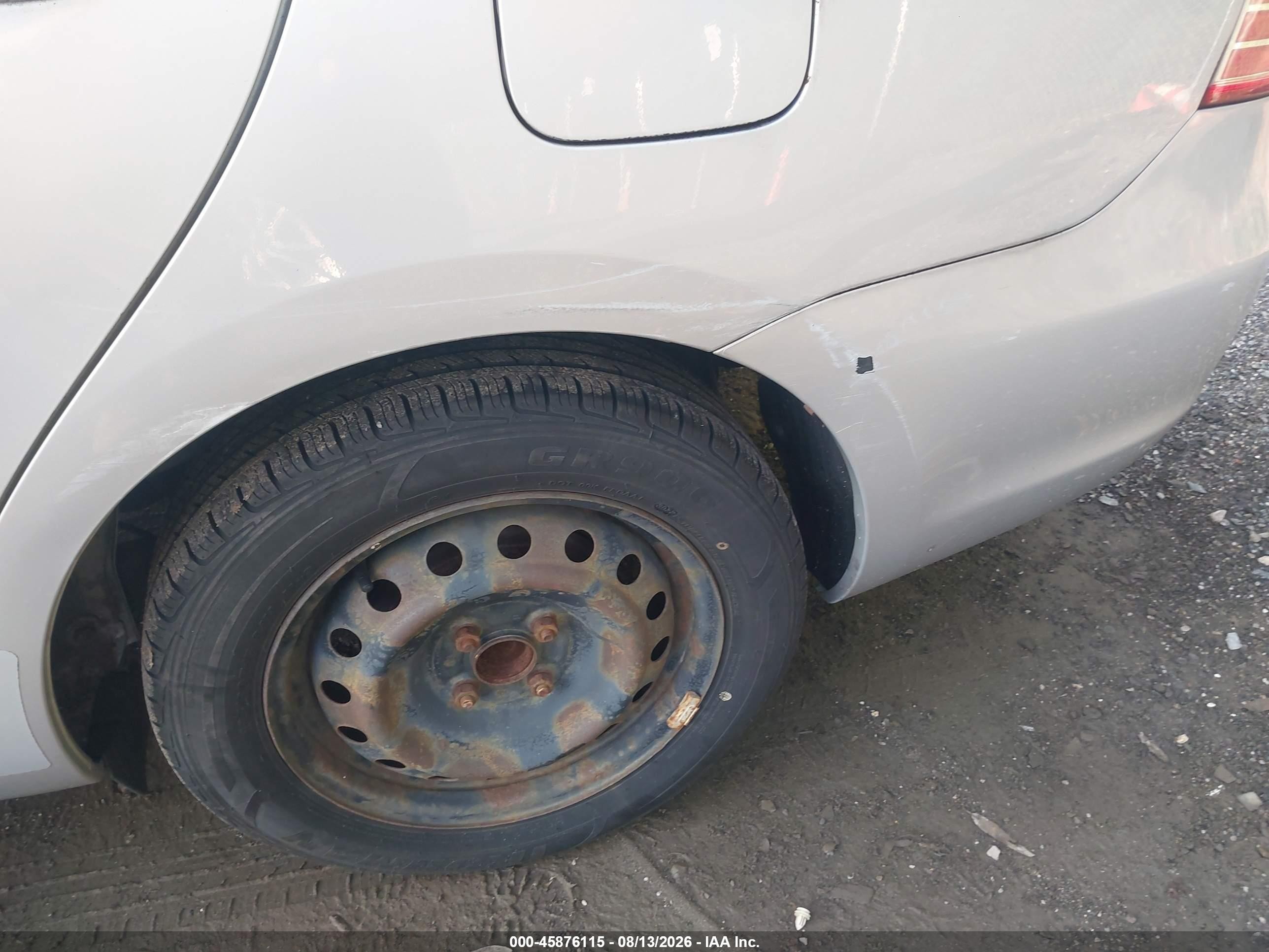 2007 Toyota Yaris   Silver vin: JTDBT923071114807