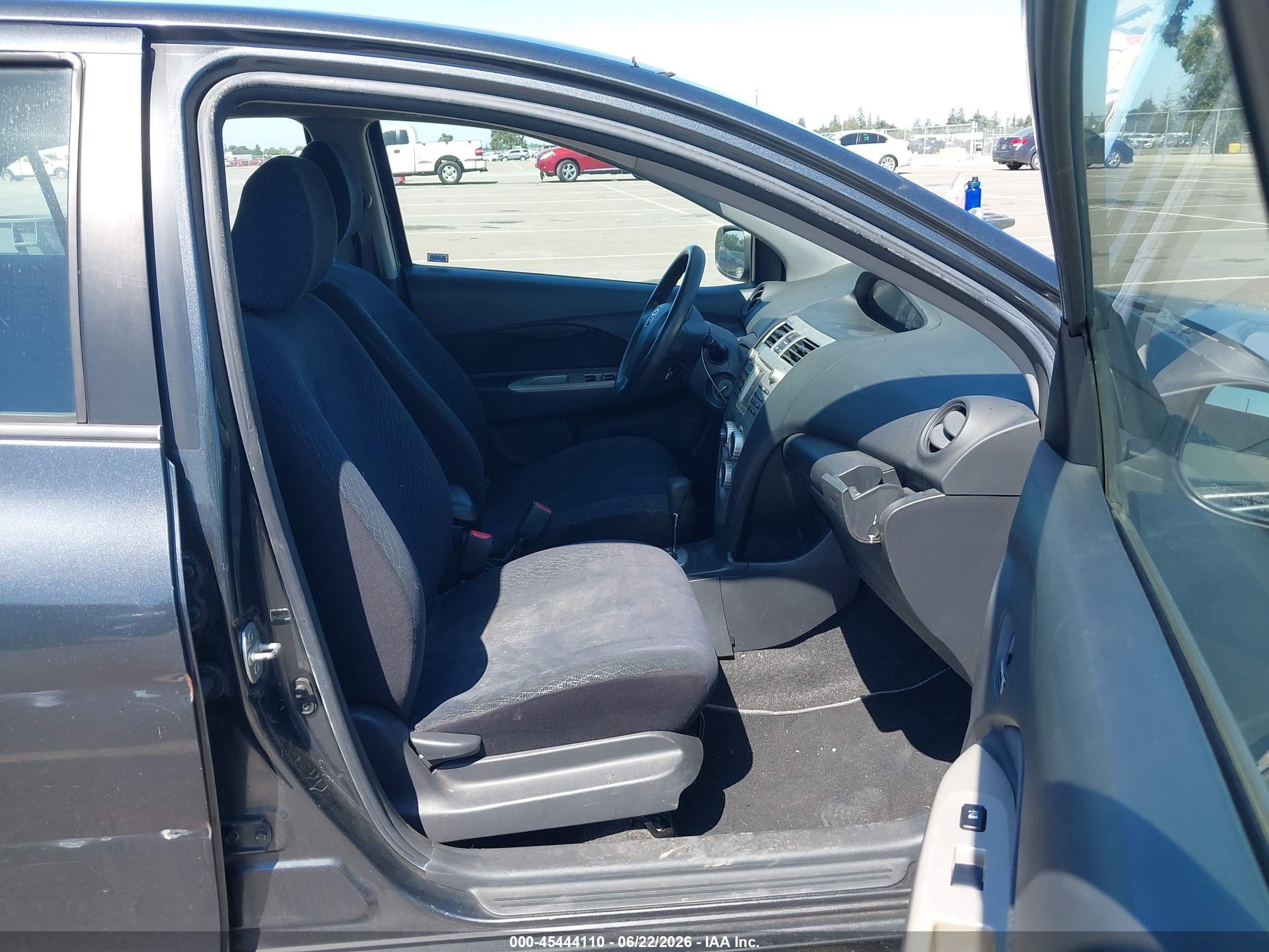 2007 Toyota Yaris   Gray vin: JTDBT923071120526