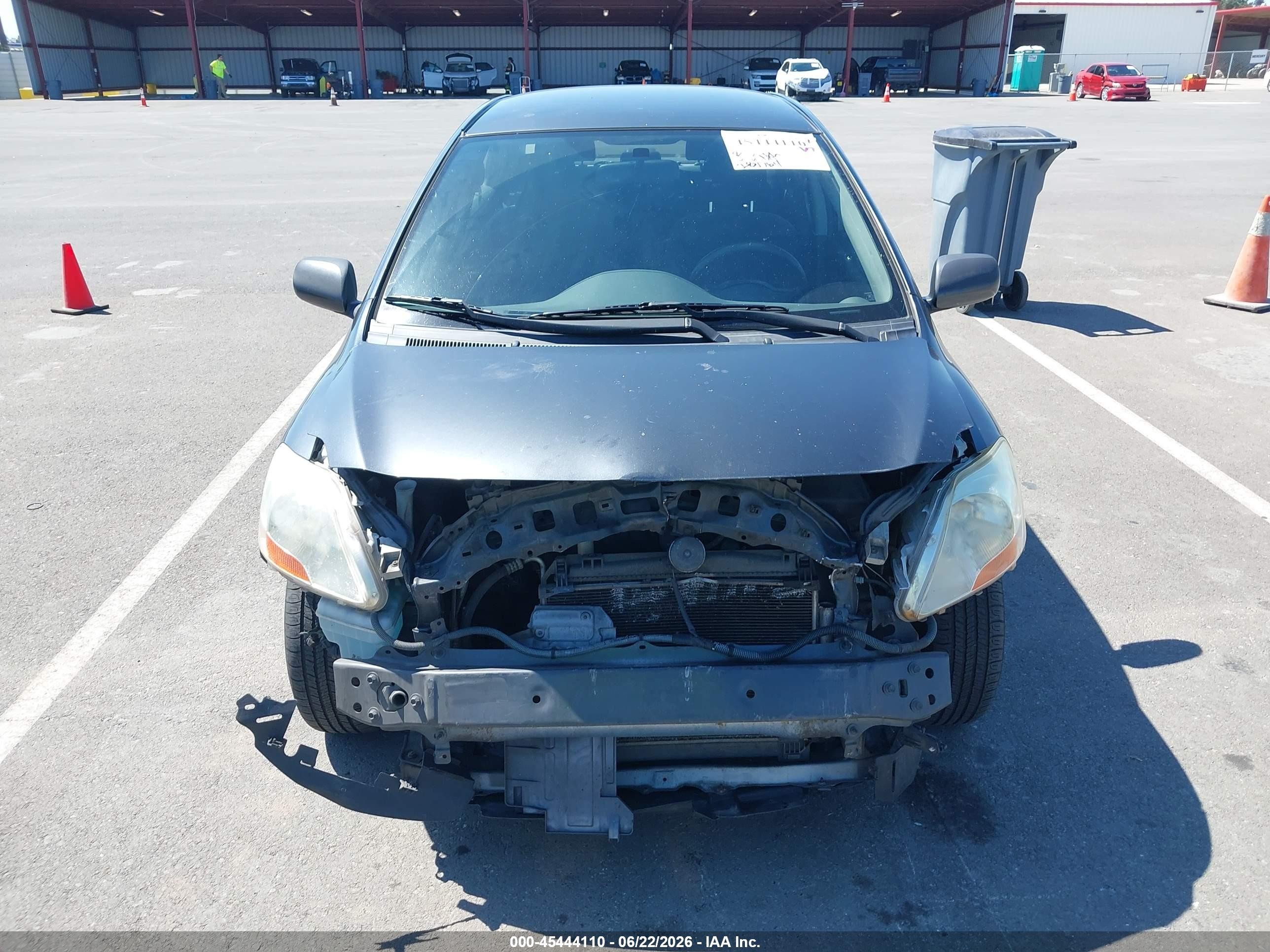2007 Toyota Yaris   Gray vin: JTDBT923071120526