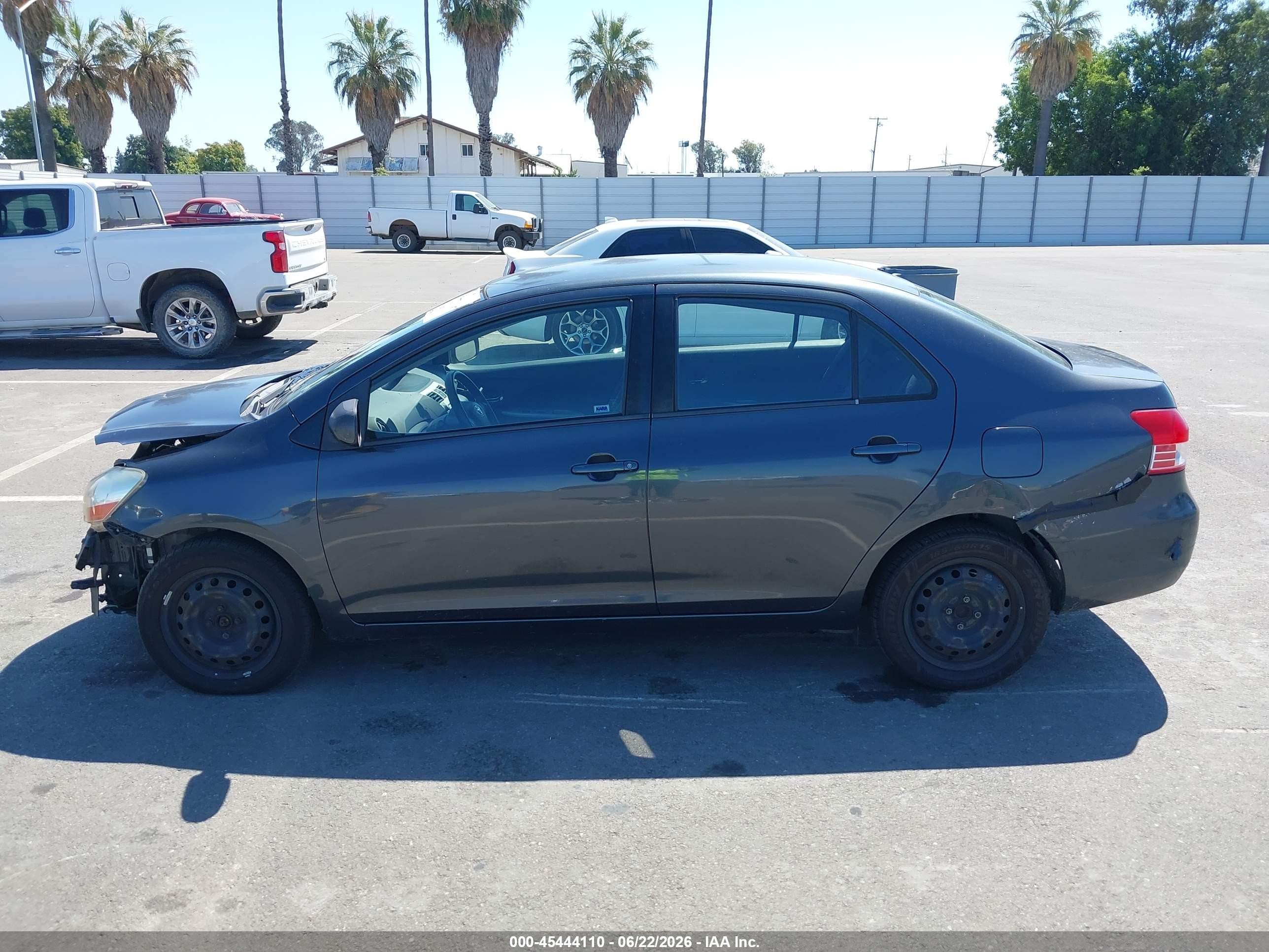 2007 Toyota Yaris   Gray vin: JTDBT923071120526