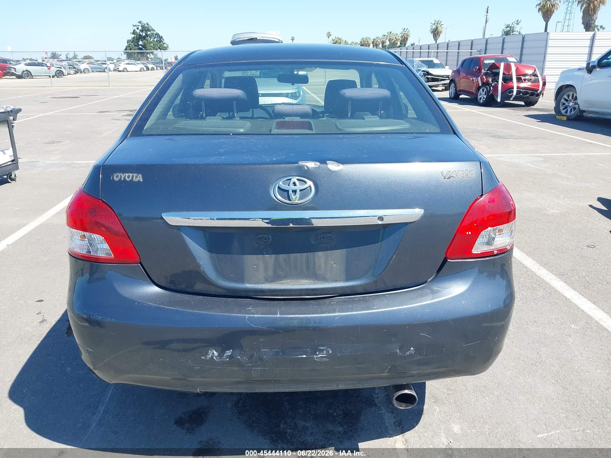 2007 Toyota Yaris   Gray vin: JTDBT923071120526