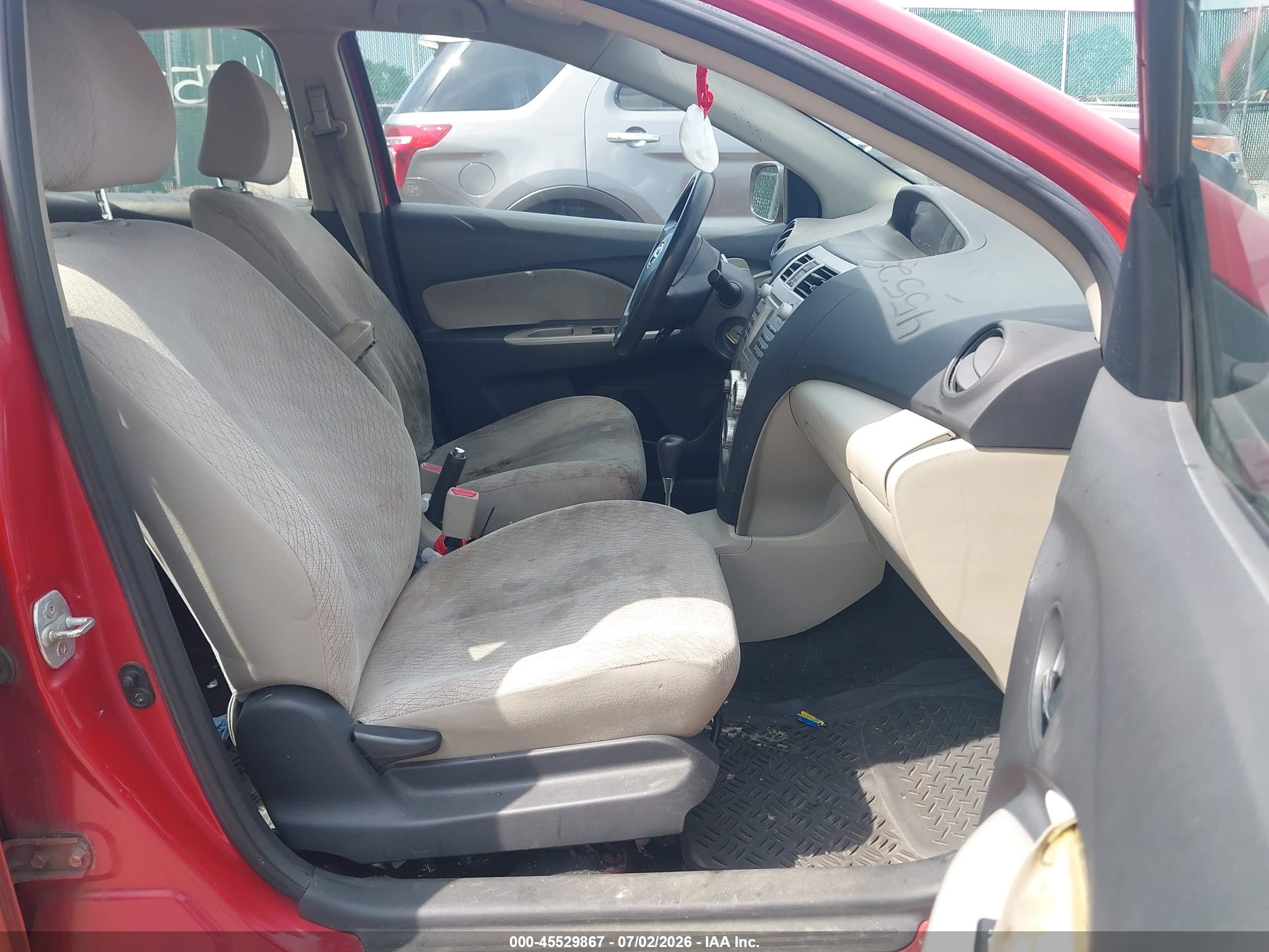 2007 Toyota Yaris   Красный vin: JTDBT923071158886