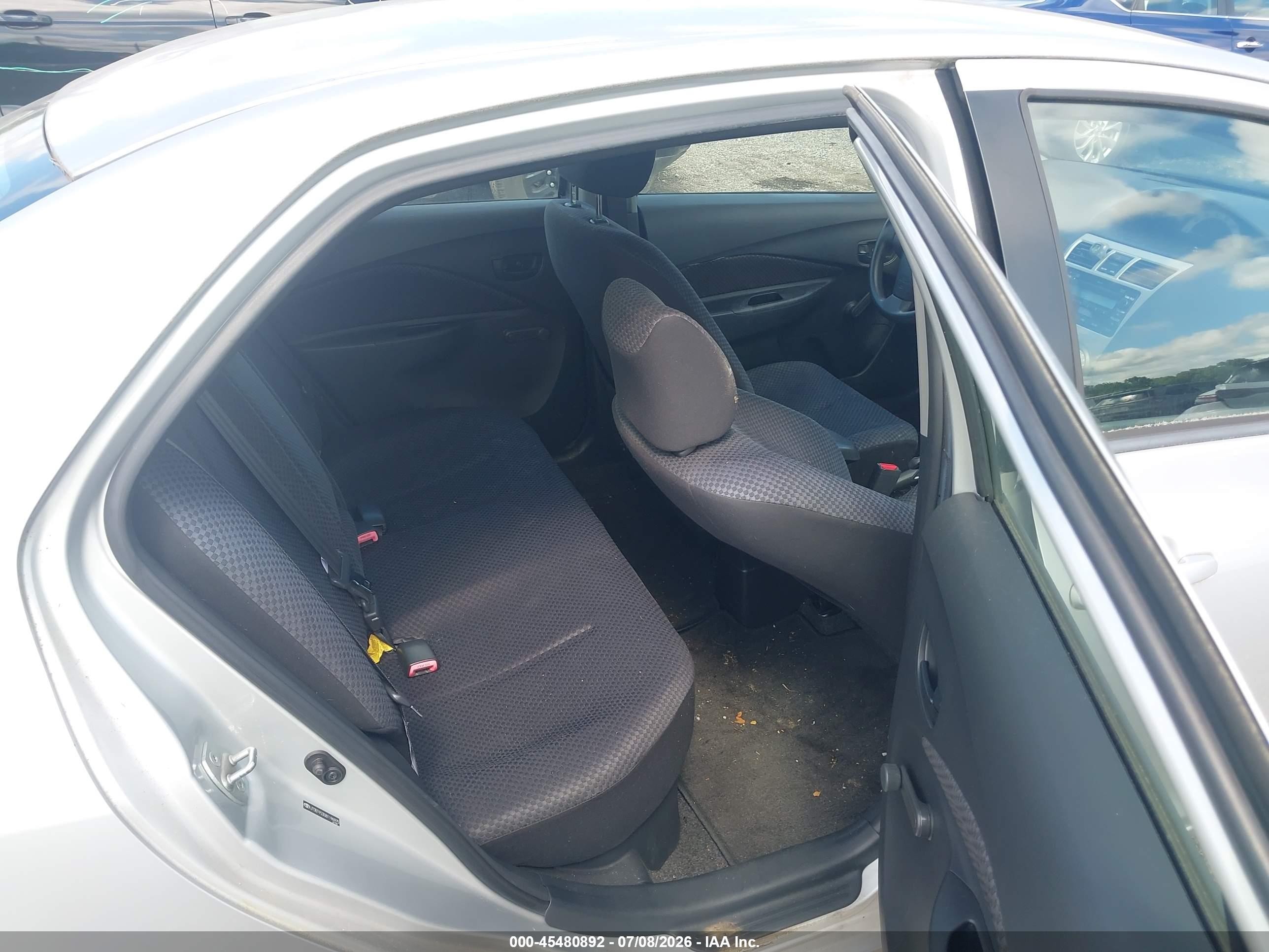 2008 Toyota Yaris   Серебряный vin: JTDBT923081196975